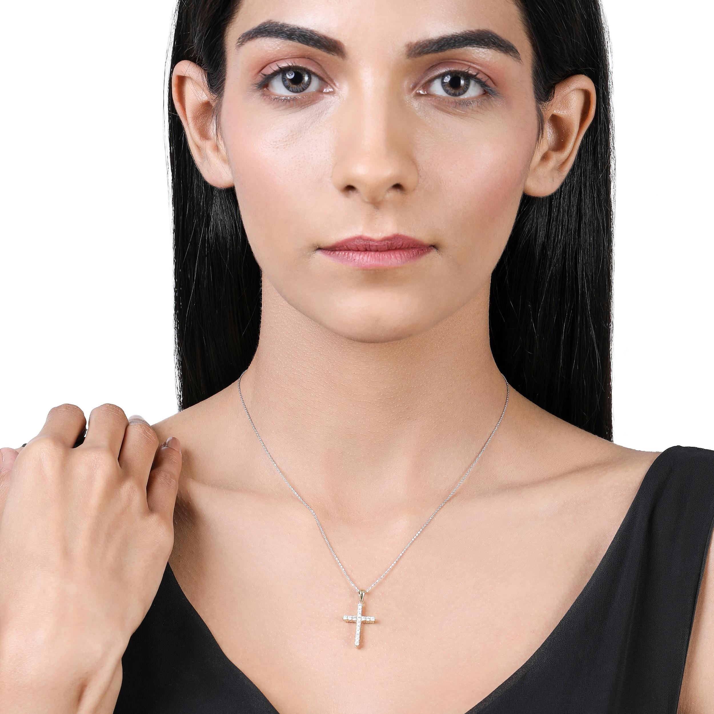 THIS STYLE DOES NOT INCLUDE A CHAIN. Crafted in 1.8 grams of 14K Yellow Gold, the pendant contains 16 stones of Round Diamonds with a total of 0.45 carat in G-H color and SI carat.
This jewelry piece will be expertly crafted by our skilled artisans