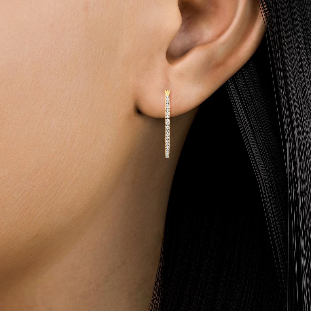 Zertifizierte 14K Gold 0,7 Karat natürliche Diamant 26mm Oval Innen-Außen-Ohrringe im Zustand „Neu“ im Angebot in Los Angeles, CA