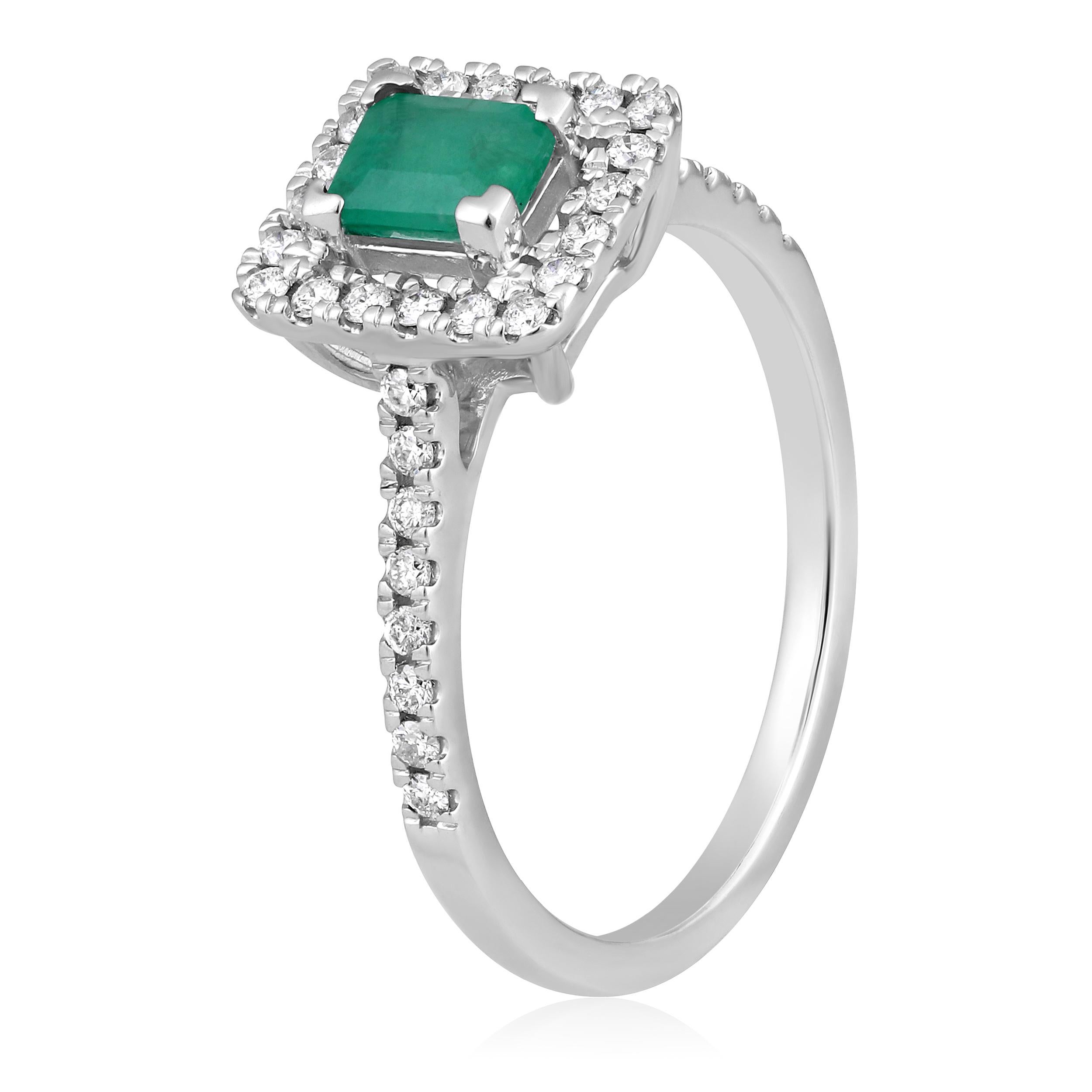 Contemporary Certified 14K Gold 0.8ct Natural Diamond w/ Emerald Solitaire Square Halo Ring For Sale