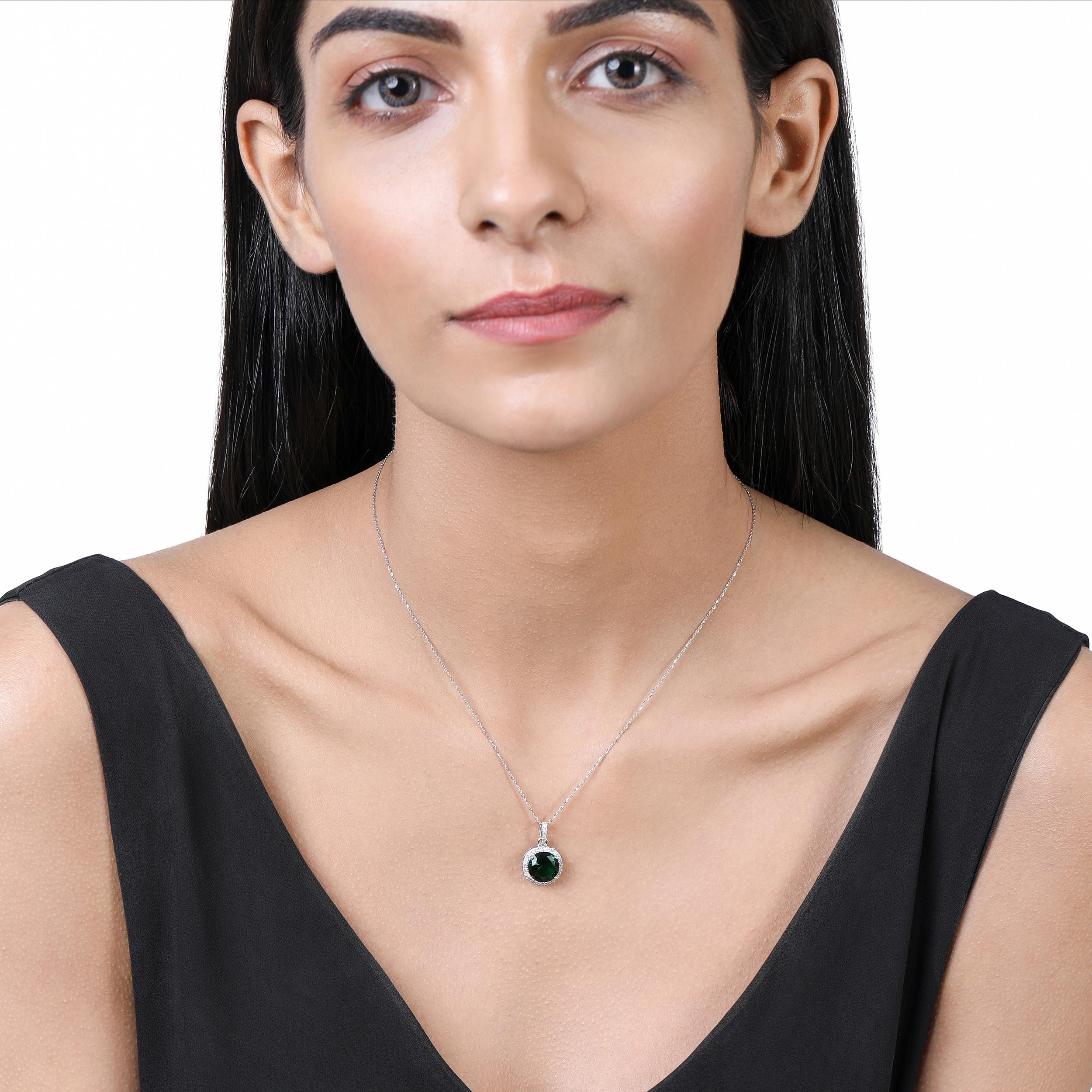 Certified 14k Gold 3.2ct Natural Diamond w/ Lab Emerald Round Halo Necklace In New Condition For Sale In Los Angeles, CA