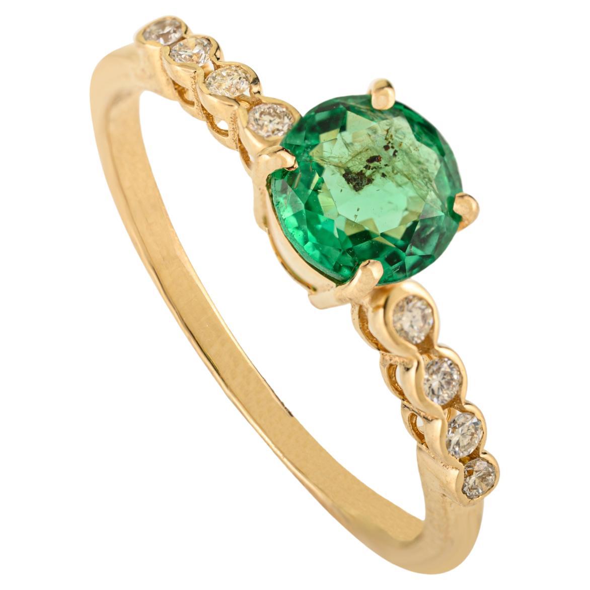 Anello solitario con smeraldo naturale dello Zambia e diamante certificato in oro giallo 14K