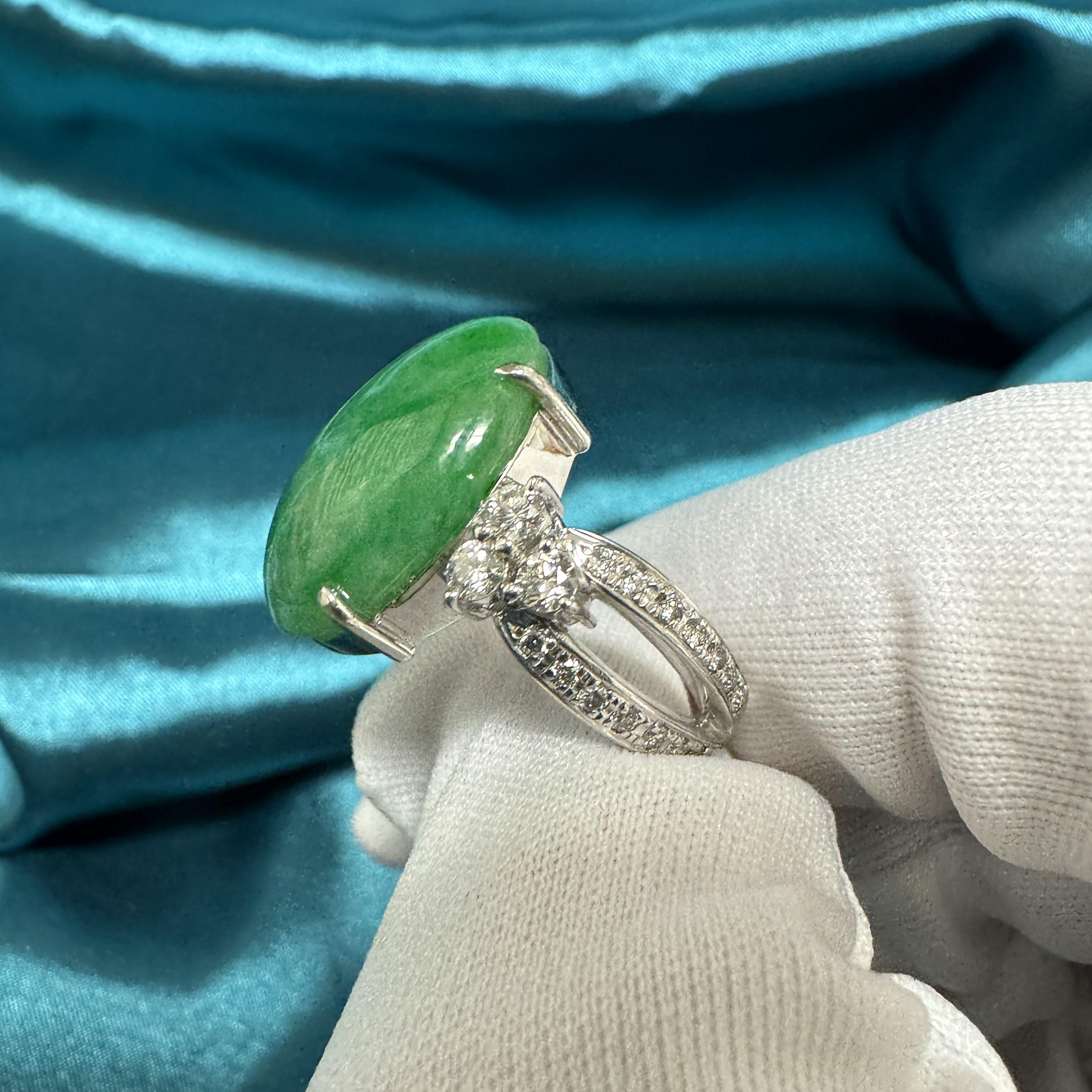 Certified 15 Carat Jadeite Jade A Fei Cui and Diamond Split Platinum Ring For Sale 4