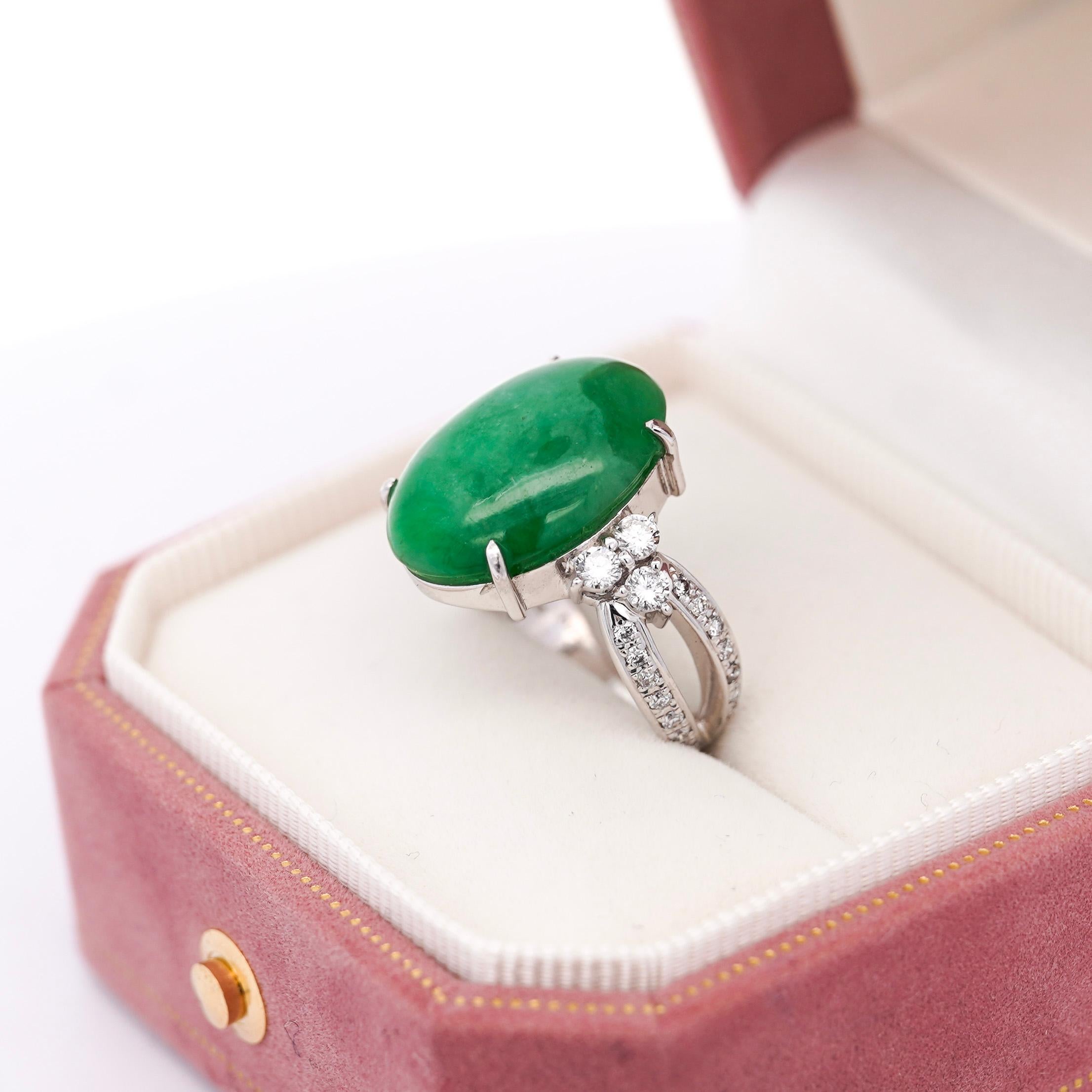 Women's Certified 15 Carat Jadeite Jade A Fei Cui and Diamond Split Platinum Ring For Sale
