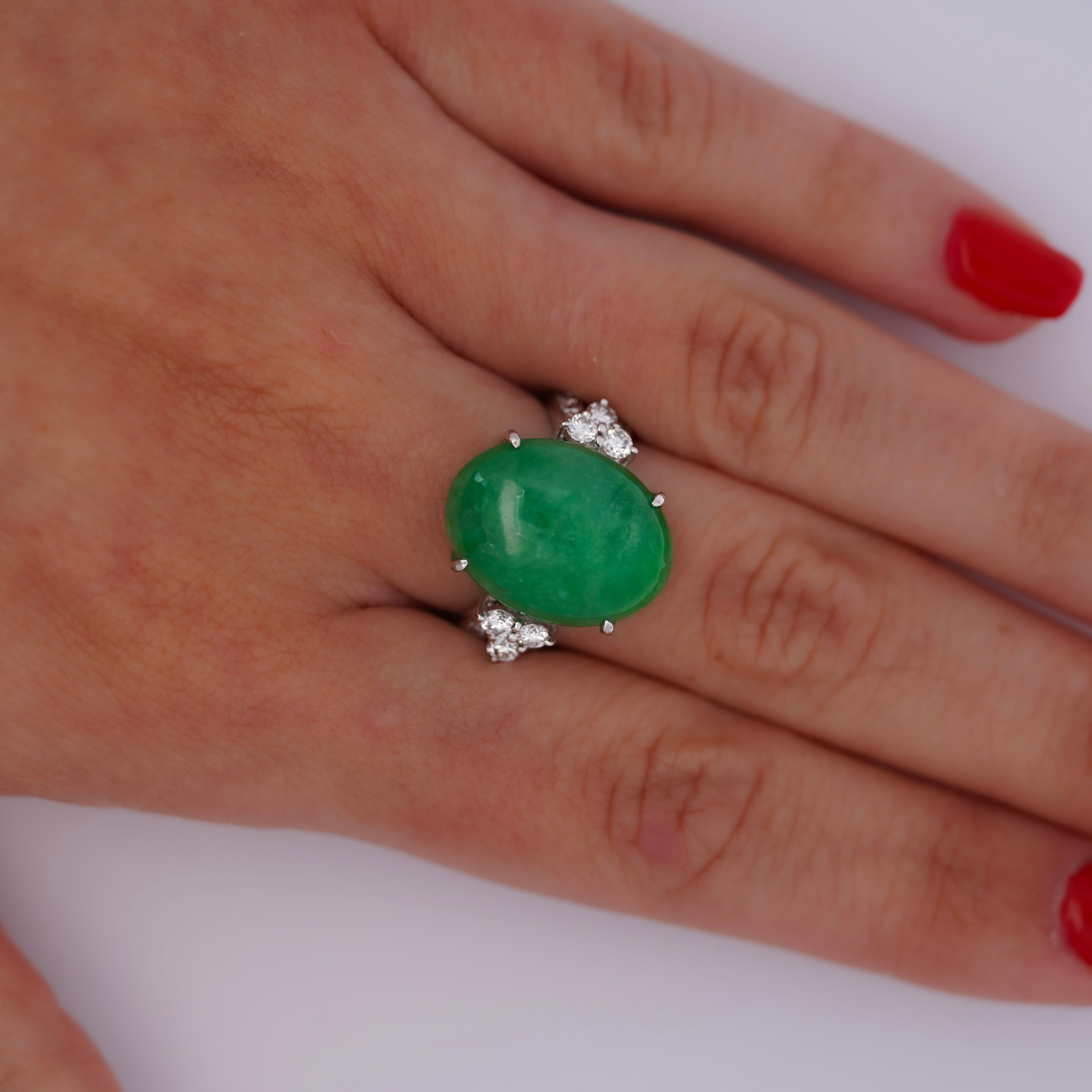 Certified 15 Carat Jadeite Jade A Fei Cui and Diamond Split Platinum Ring For Sale 1