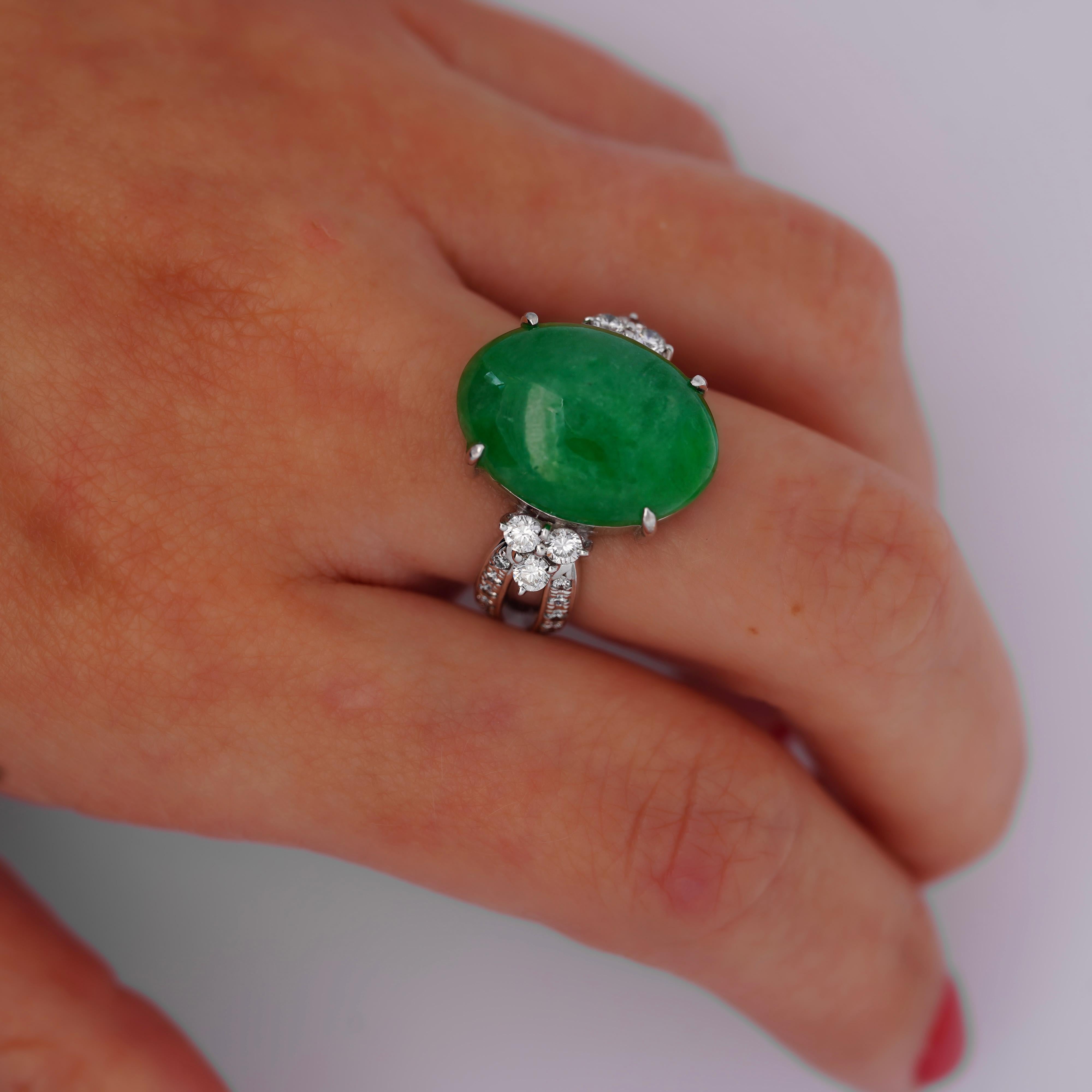 Certified 15 Carat Jadeite Jade A Fei Cui and Diamond Split Platinum Ring For Sale 2