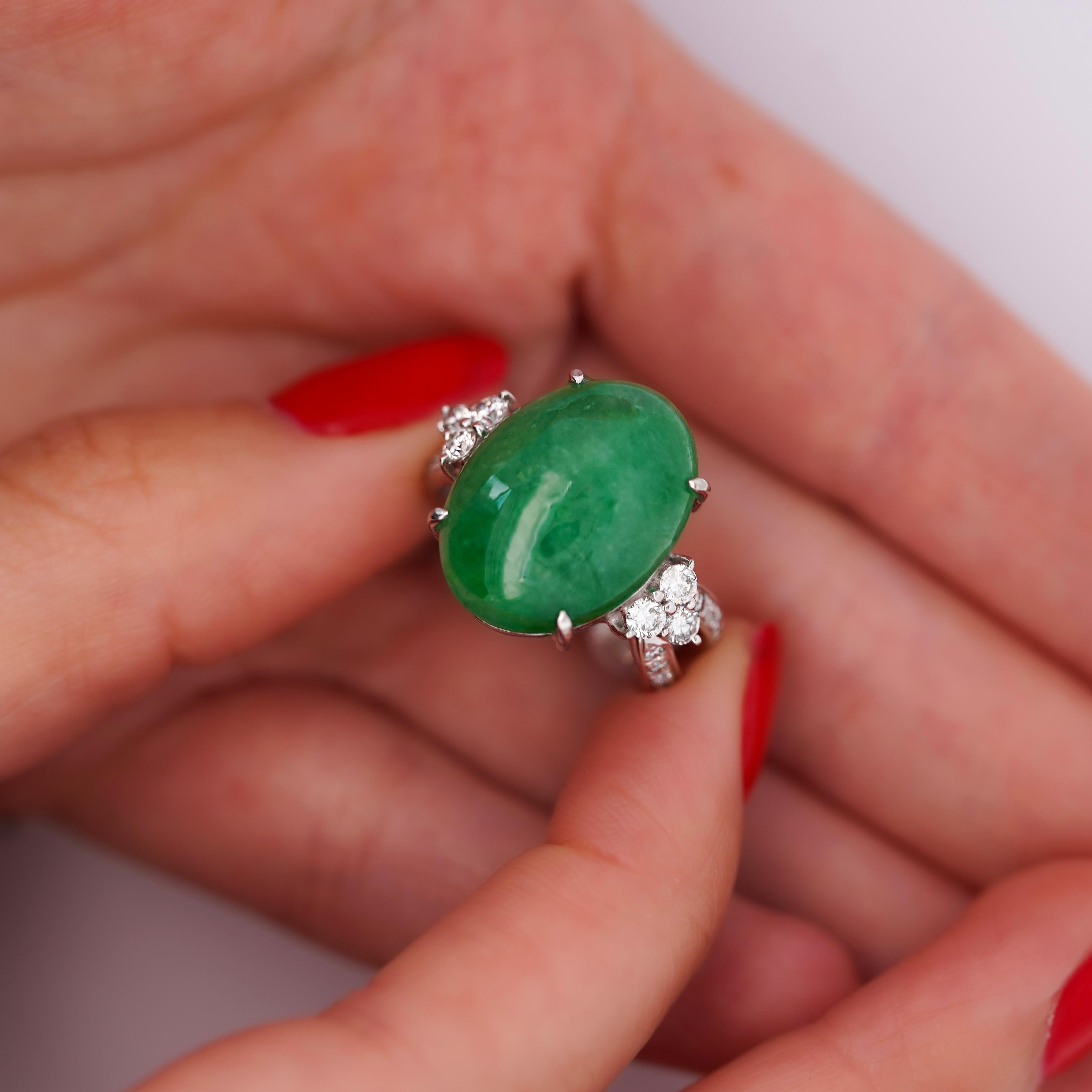 Certified 15 Carat Jadeite Jade A Fei Cui and Diamond Split Platinum Ring For Sale 3