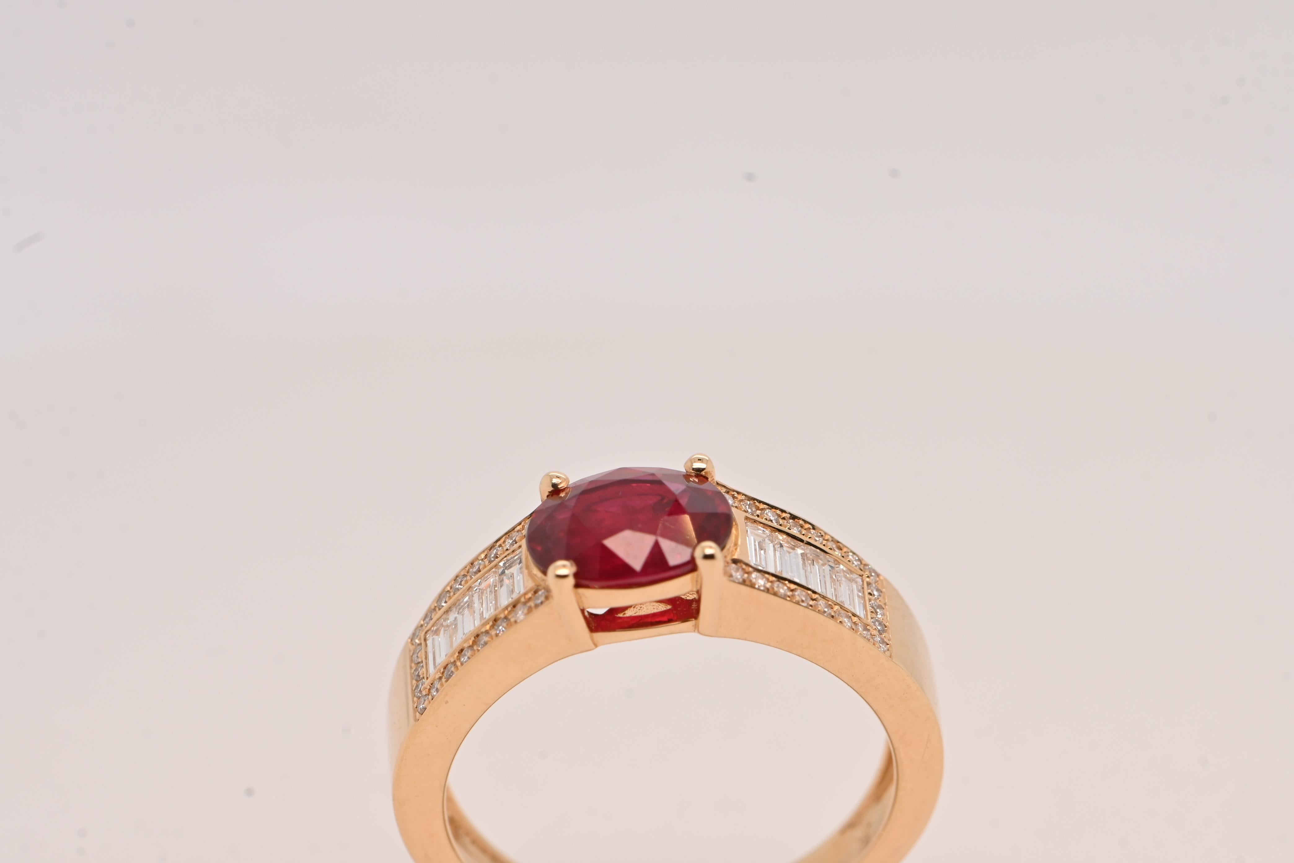 Contemporary Certified 1.51 Carats Blood Pigeon Ruby Diamonds Yellow Gold 18 Carats Ring For Sale