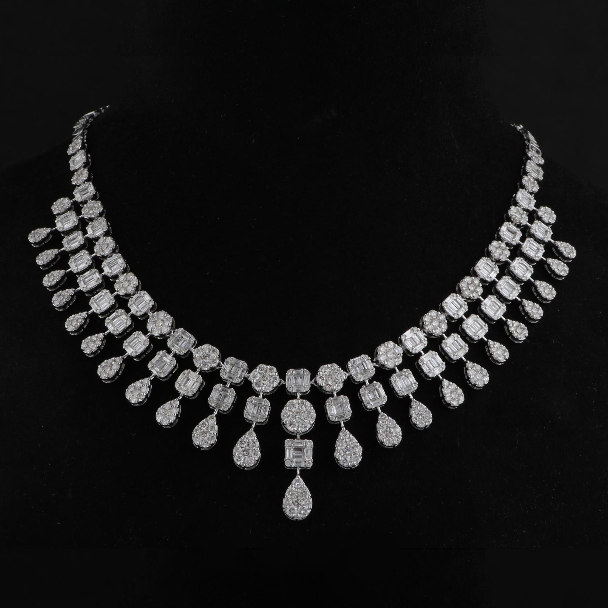 Moderno Collana girocollo con diamanti baguette certificati da 15,20 carati in oro bianco 18 carati in vendita