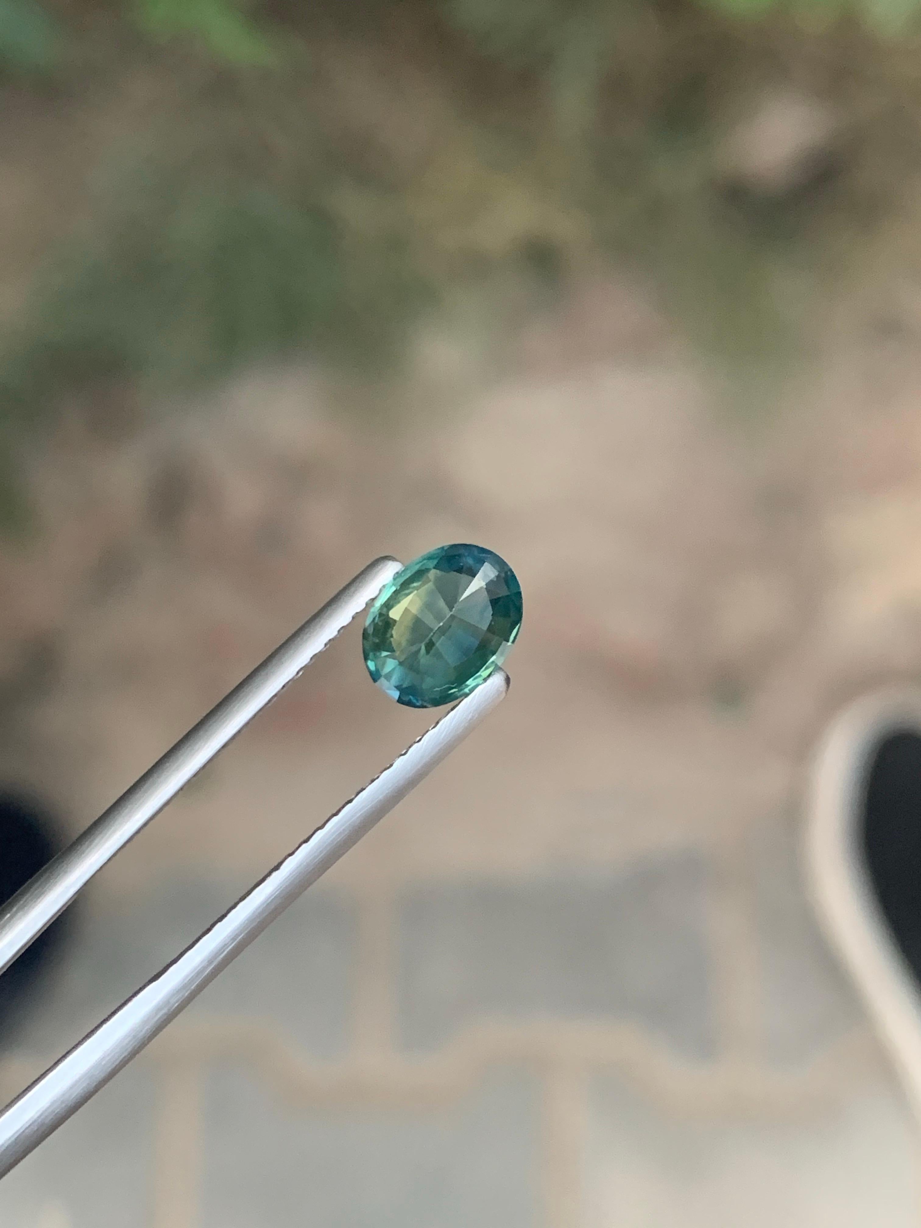 Certified 1.54 Carat Natural Loose Teal Sapphire Oval Shape Gem from Madagascar (saphir sarcelle en vrac de forme ovale de Madagascar) en vente 5