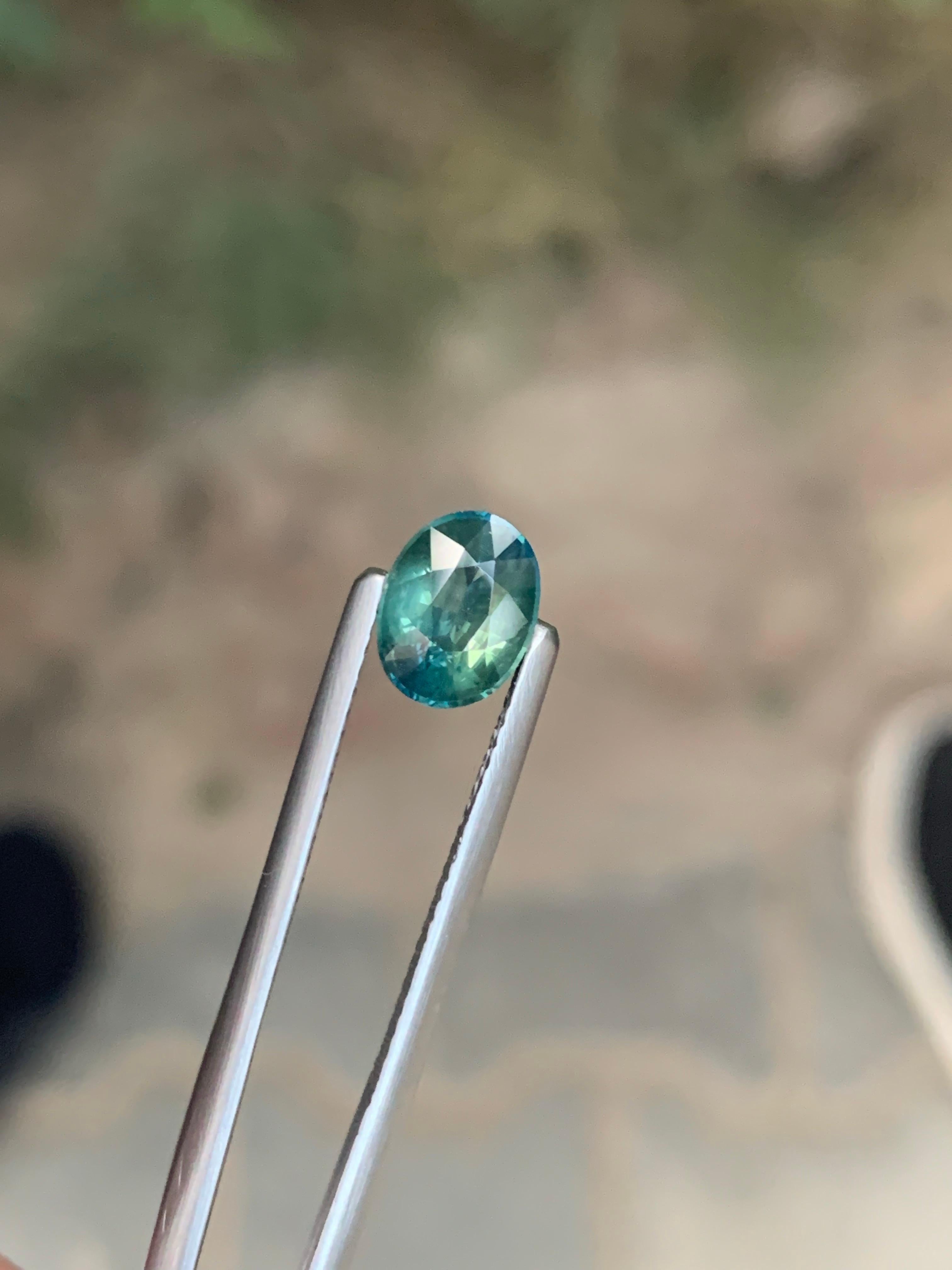 Certified 1.54 Carat Natural Loose Teal Sapphire Oval Shape Gem from Madagascar (saphir sarcelle en vrac de forme ovale de Madagascar) en vente 7