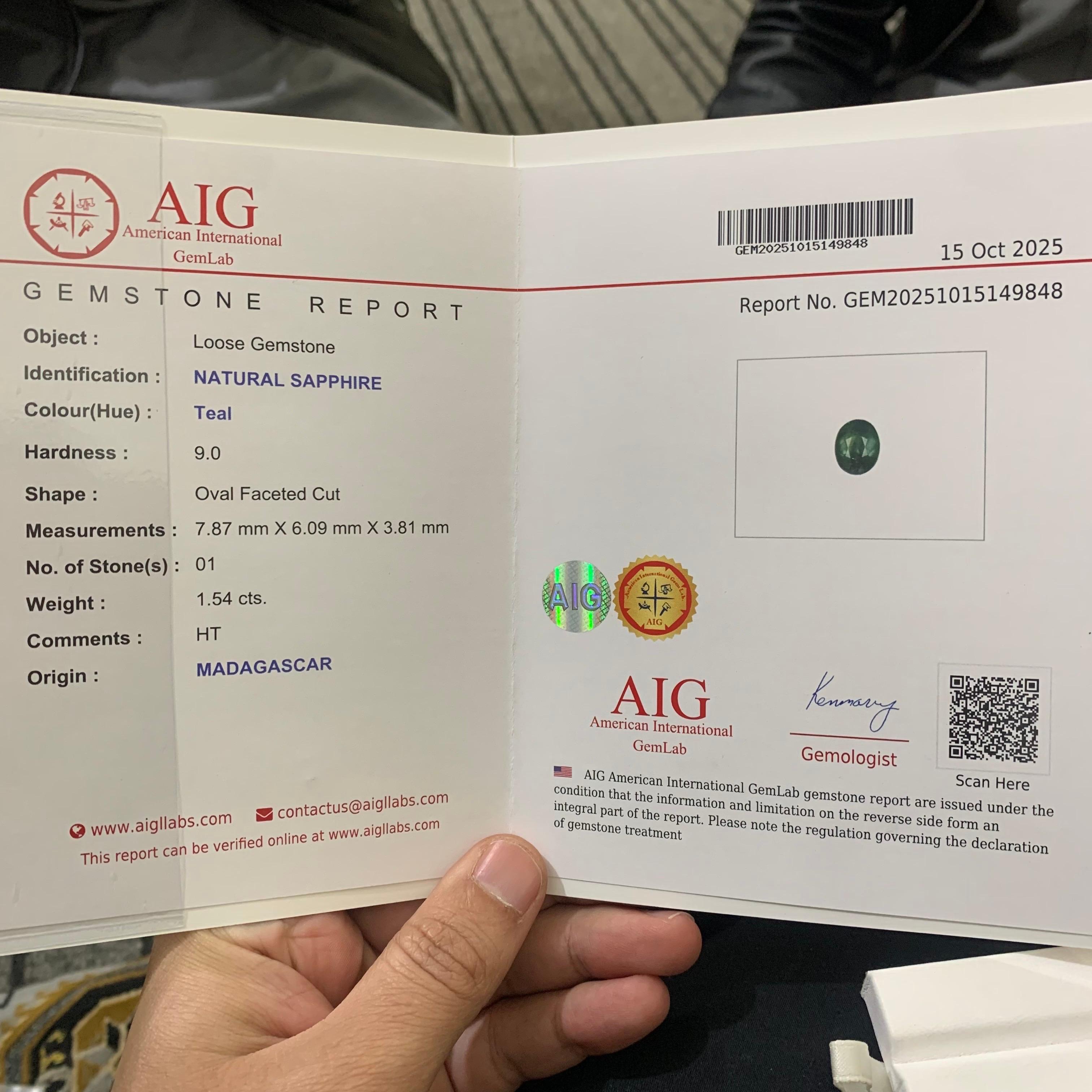Certified 1.54 Carat Natural Loose Teal Sapphire Oval Shape Gem from Madagascar (saphir sarcelle en vrac de forme ovale de Madagascar) en vente 12