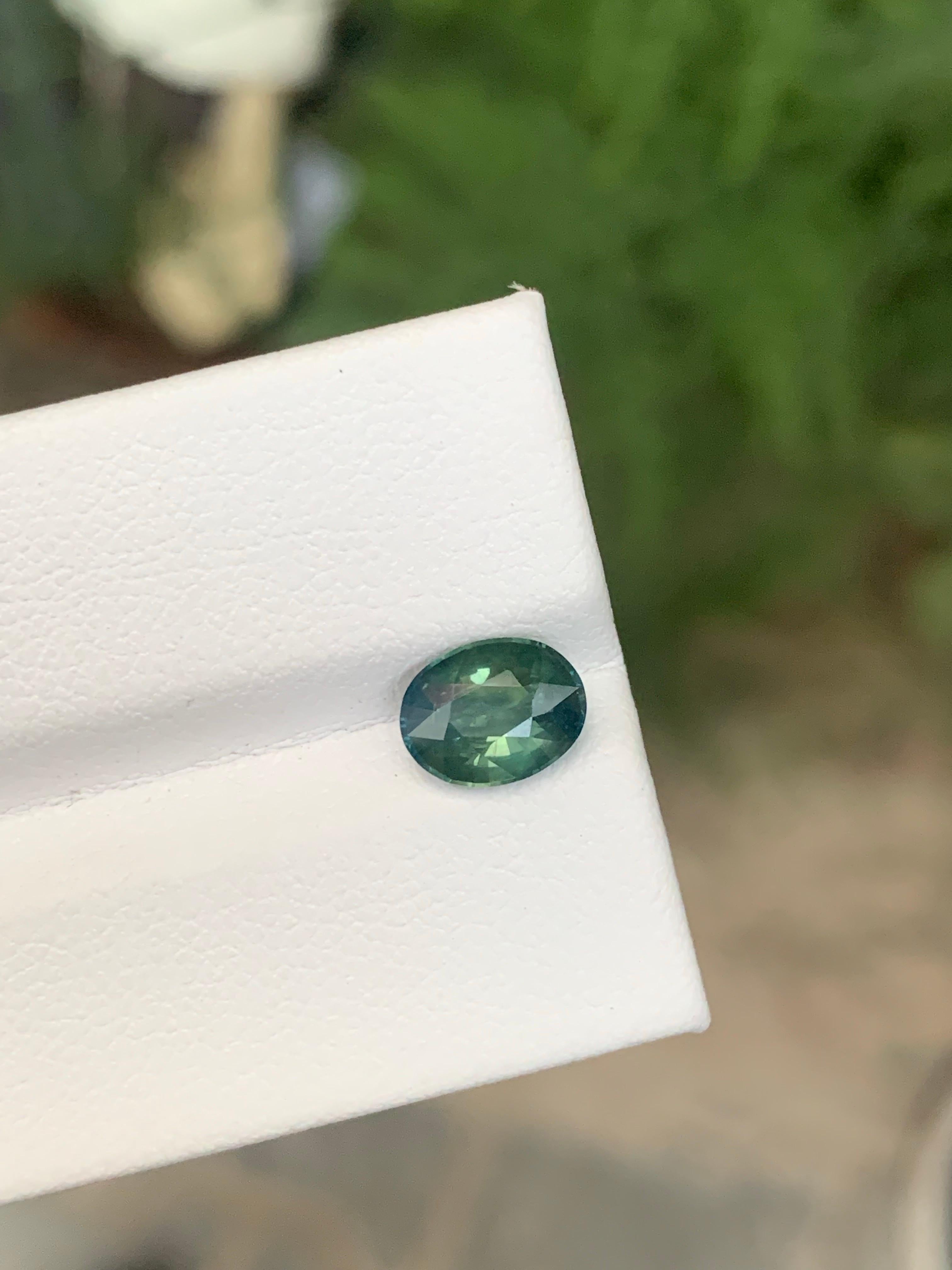Taille ovale Certified 1.54 Carat Natural Loose Teal Sapphire Oval Shape Gem from Madagascar (saphir sarcelle en vrac de forme ovale de Madagascar) en vente