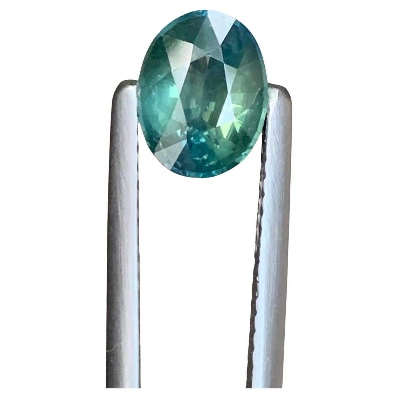 Certified 1.54 Carat Natural Loose Teal Sapphire Oval Shape Gem from Madagascar (saphir sarcelle en vrac de forme ovale de Madagascar) en vente