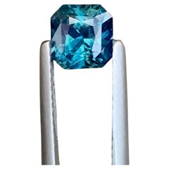Certified 1.55 Carat Natural Loose Teal Sapphire Octagon Shape Gemstone (pierre précieuse de 1,55 carat en forme d
octogone)