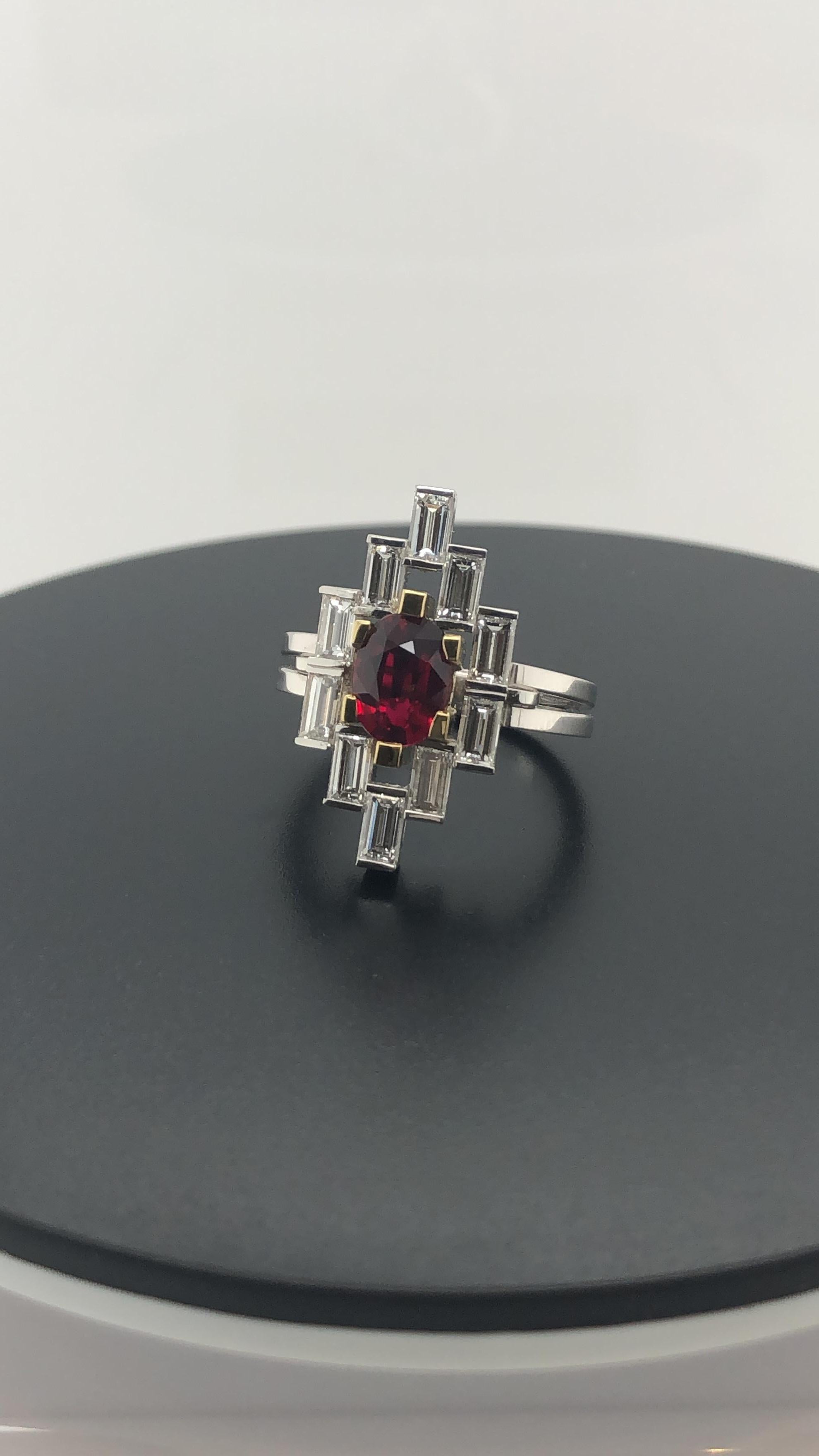 Certified 1.55 Carat Natural Ruby and Baguette Diamond Art Deco Dress Ring For Sale 2