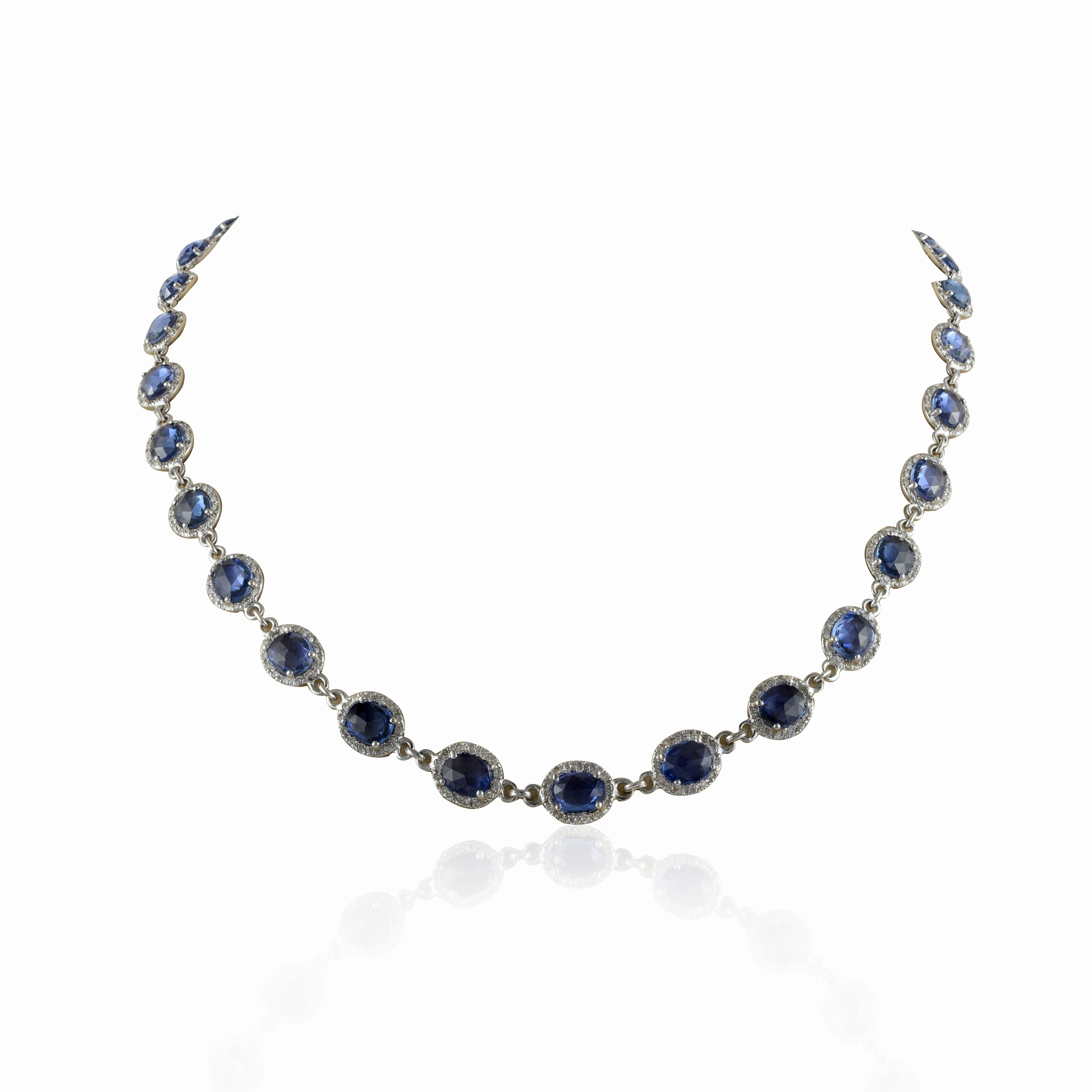 Certified 15.51 CTW Sapphire and Halo Diamond Necklace Gift 18k White Gold In New Condition For Sale In Houston, TX