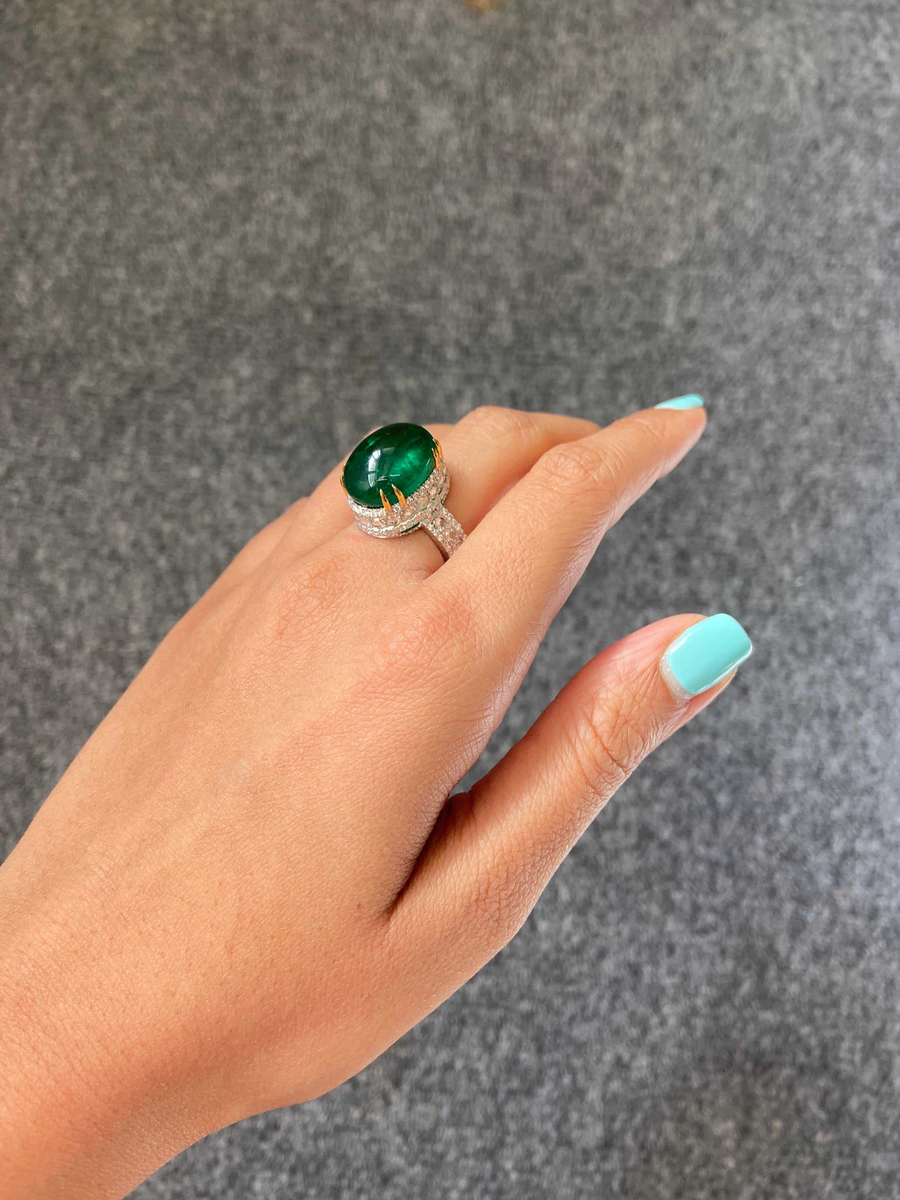 Certified 15.58 Carat Emerald Cabochon and Diamond Cocktail Ring In New Condition In Bangkok, Thailand
