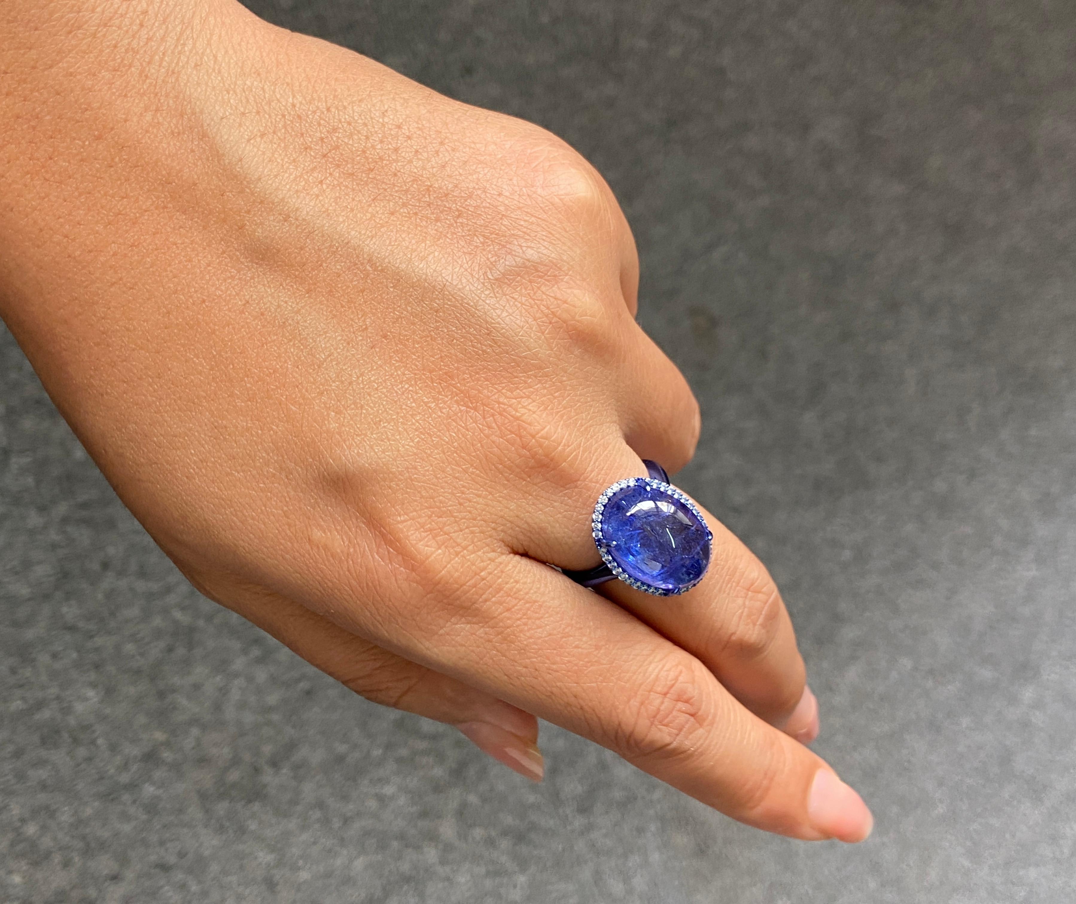 Anillo de cóctel de oro de 18 K con cabujón de tanzanita y diamantes certificados de 15,61 quilates en venta 6