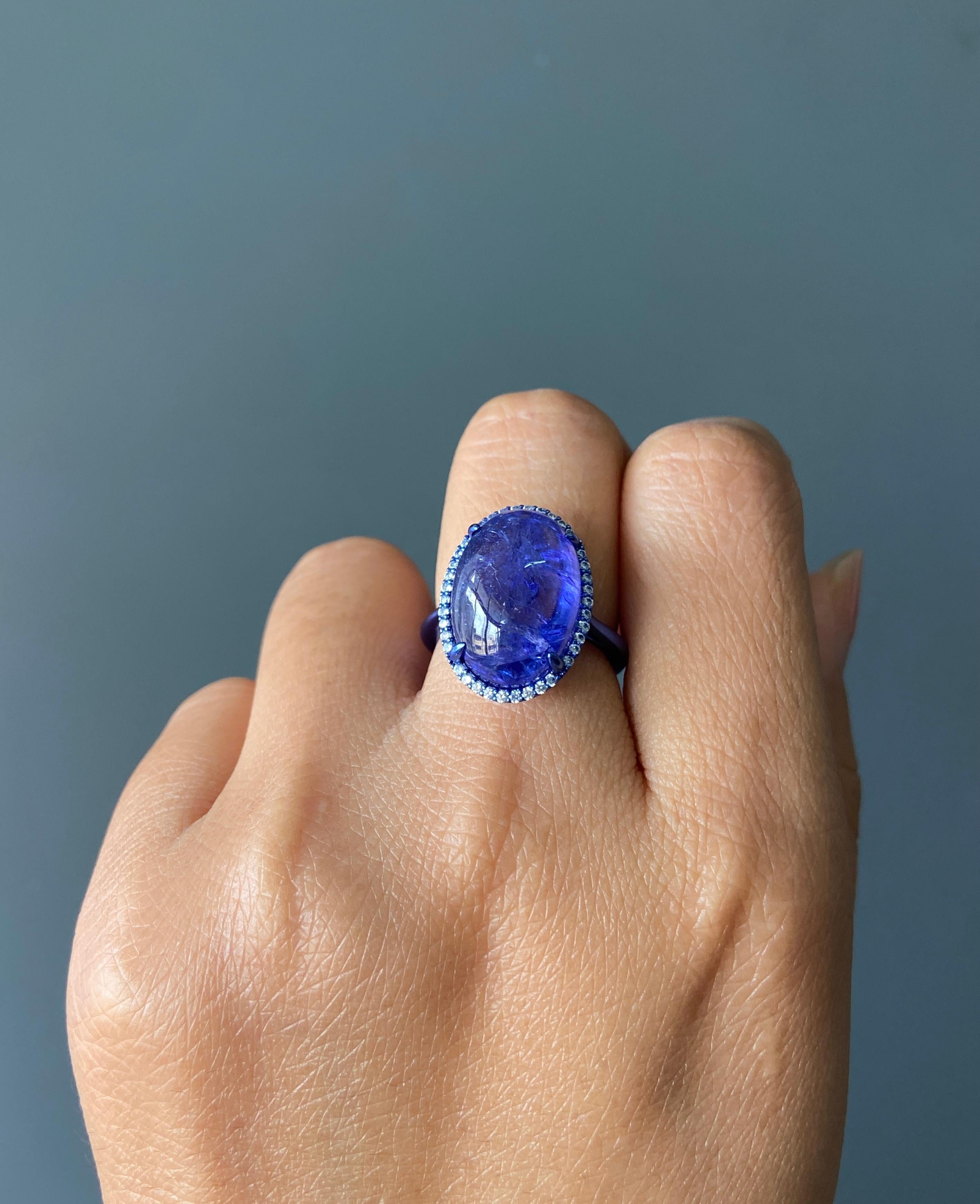 Anillo de cóctel de oro de 18 K con cabujón de tanzanita y diamantes certificados de 15,61 quilates en venta 9