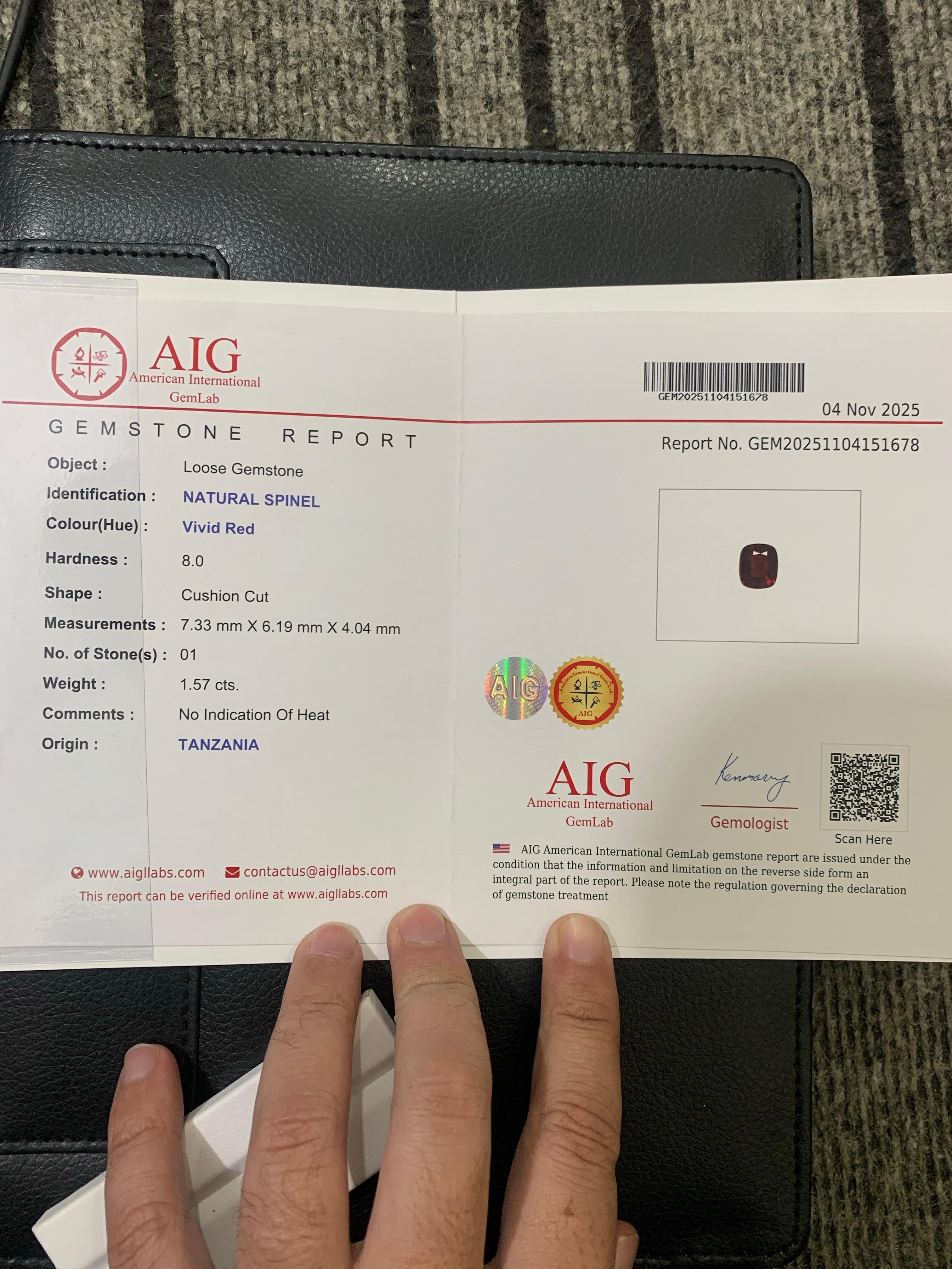 Gemma naturale sciolta con taglio a cuscino di spinello rosso certificata da 1,57 carati proveniente dalla Tanzania in vendita 7