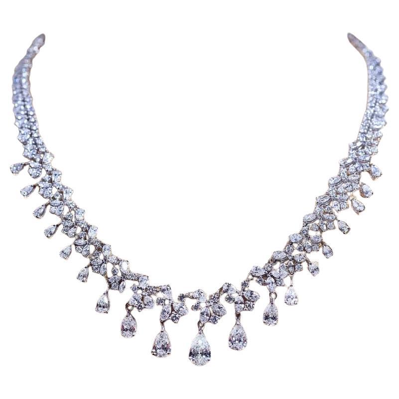 Certified 15.80 Carats Mixed Shape Diamonds 18K Gold Necklace For Sale