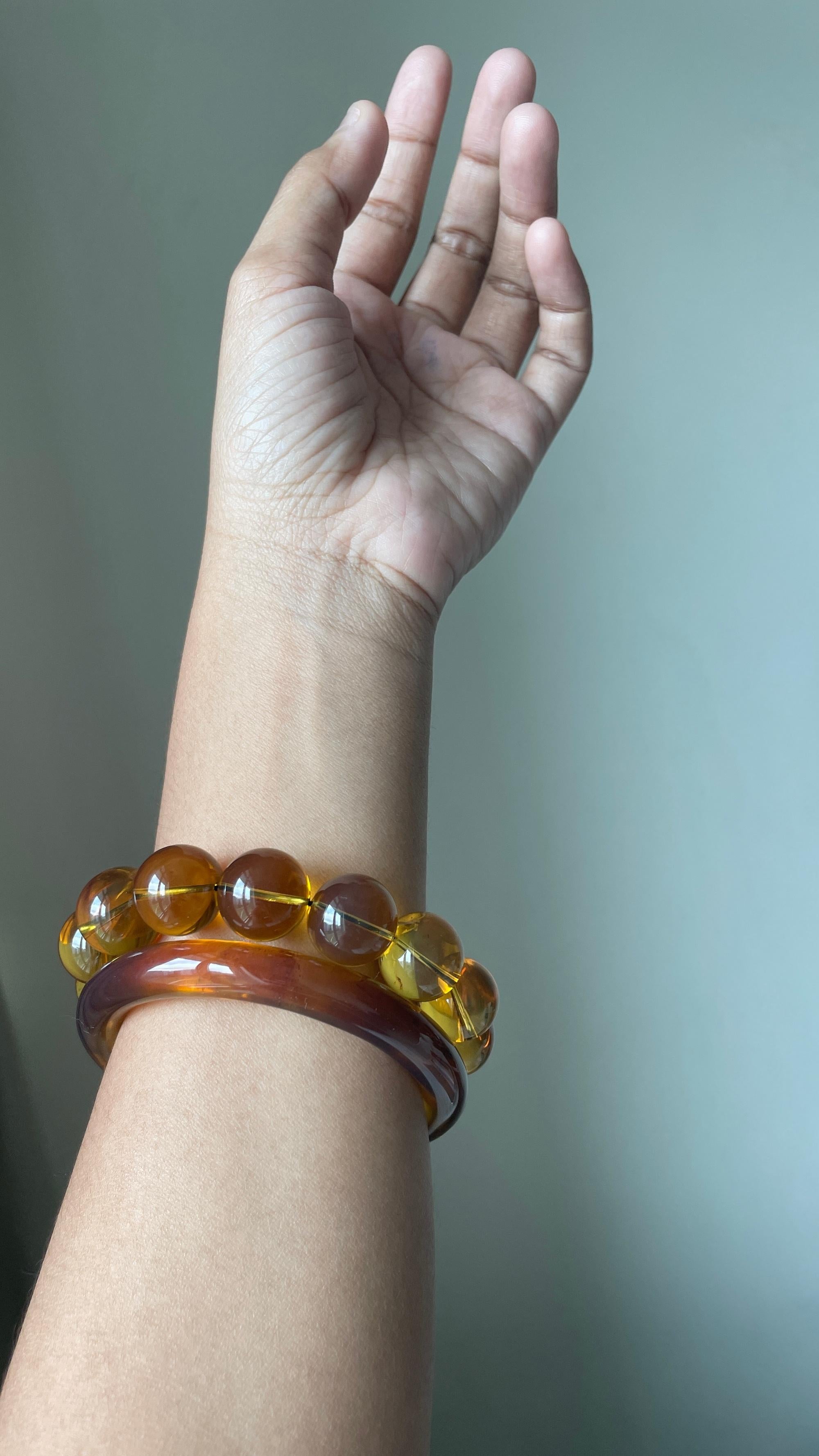 Bracelet en ambre naturelle de 15 mm et plus, 28,85 g (bracelet en ambre doré) Neuf - En vente à Singapore, SG