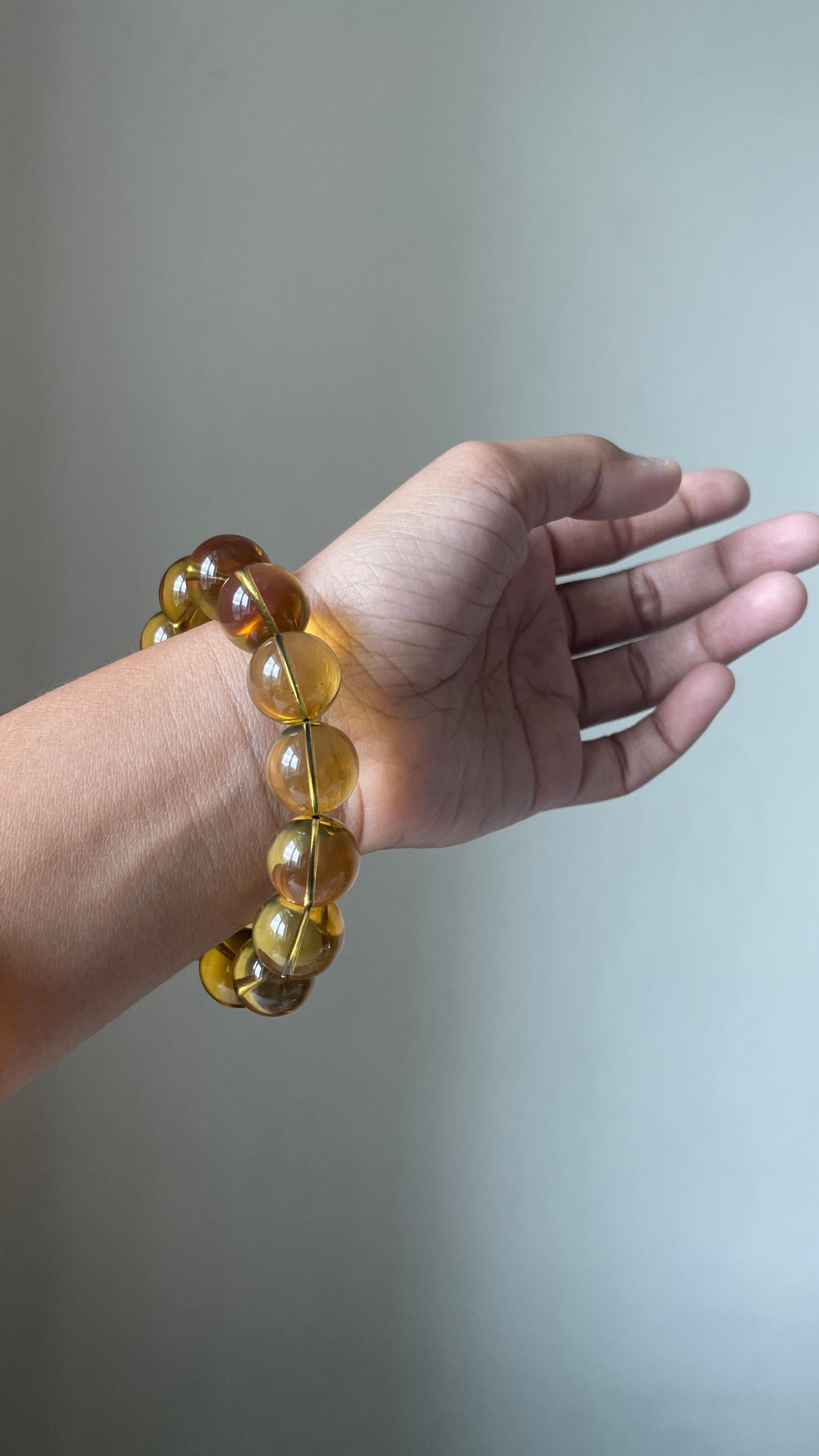 Bracelet en ambre naturelle de 15 mm et plus, 28,85 g (bracelet en ambre doré) Unisexe en vente
