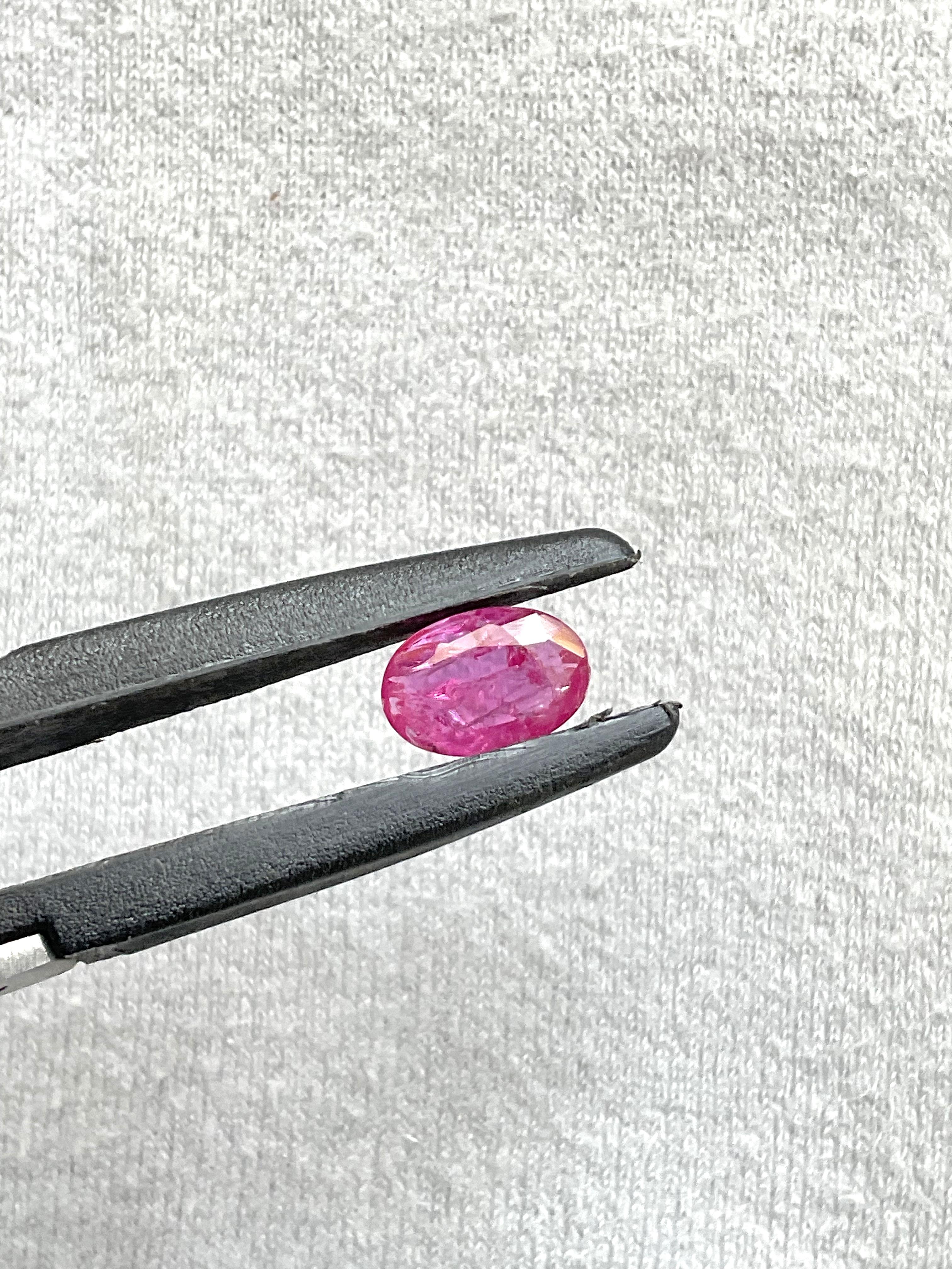 Certified 1.60 Carats Mozambique Ruby Oval Faceted Cut stone No Heat Natural Gem In New Condition For Sale In Jaipur, RJ