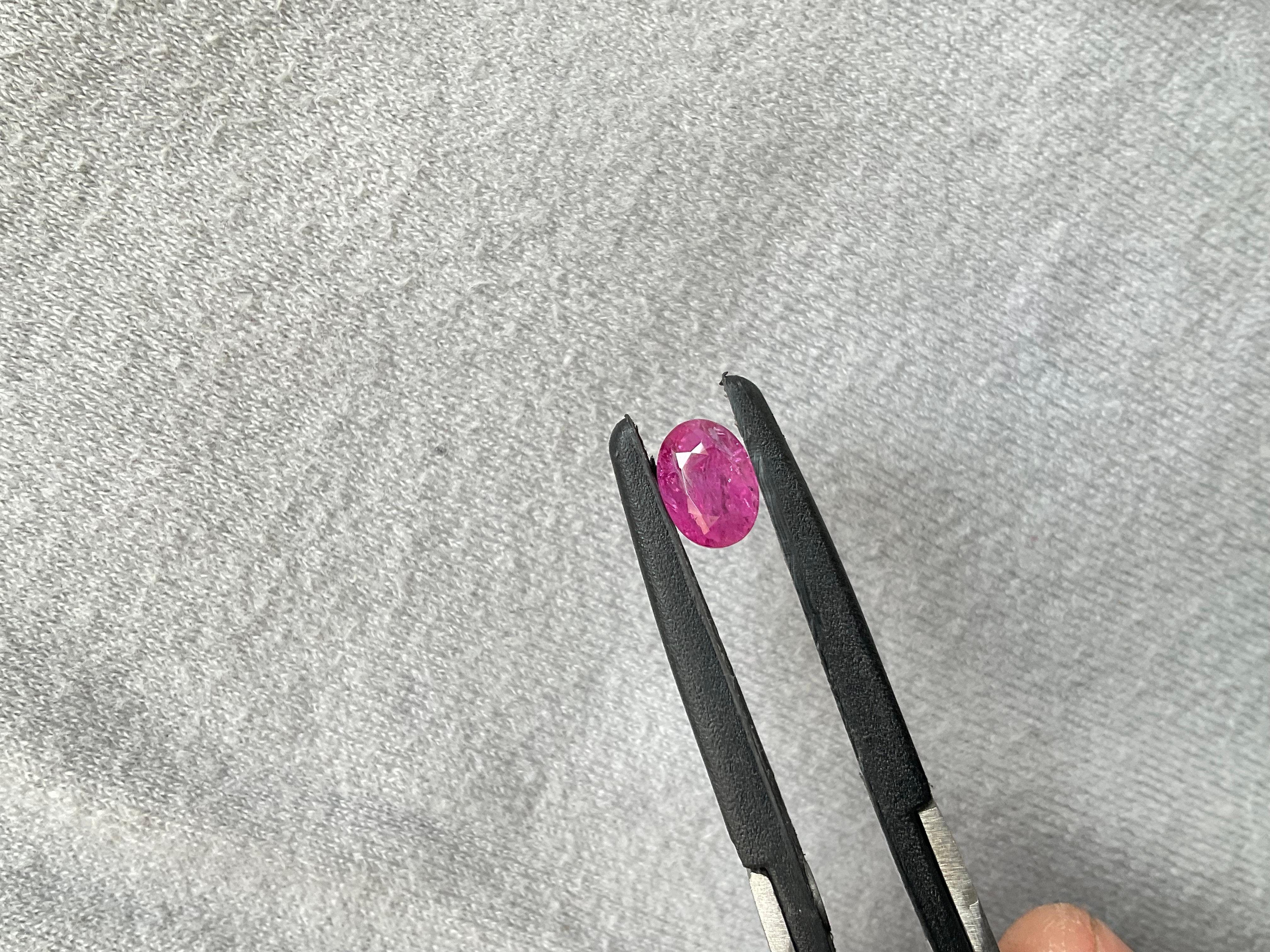 Certified 1.61 Carats Mozambique Ruby Oval Faceted Cut stone No Heat Natural Gem In New Condition For Sale In Jaipur, RJ