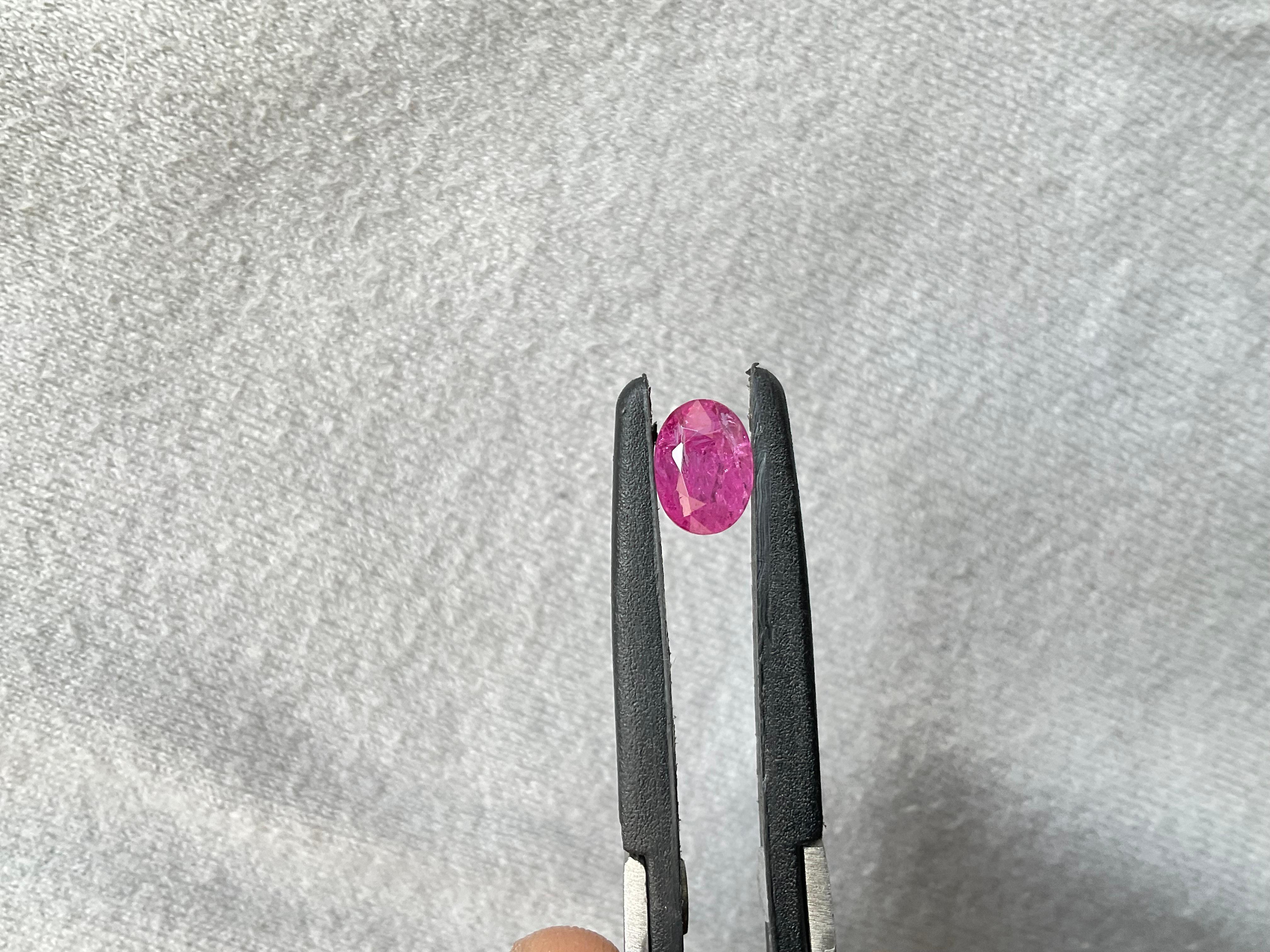 Women's or Men's Certified 1.61 Carats Mozambique Ruby Oval Faceted Cut stone No Heat Natural Gem For Sale