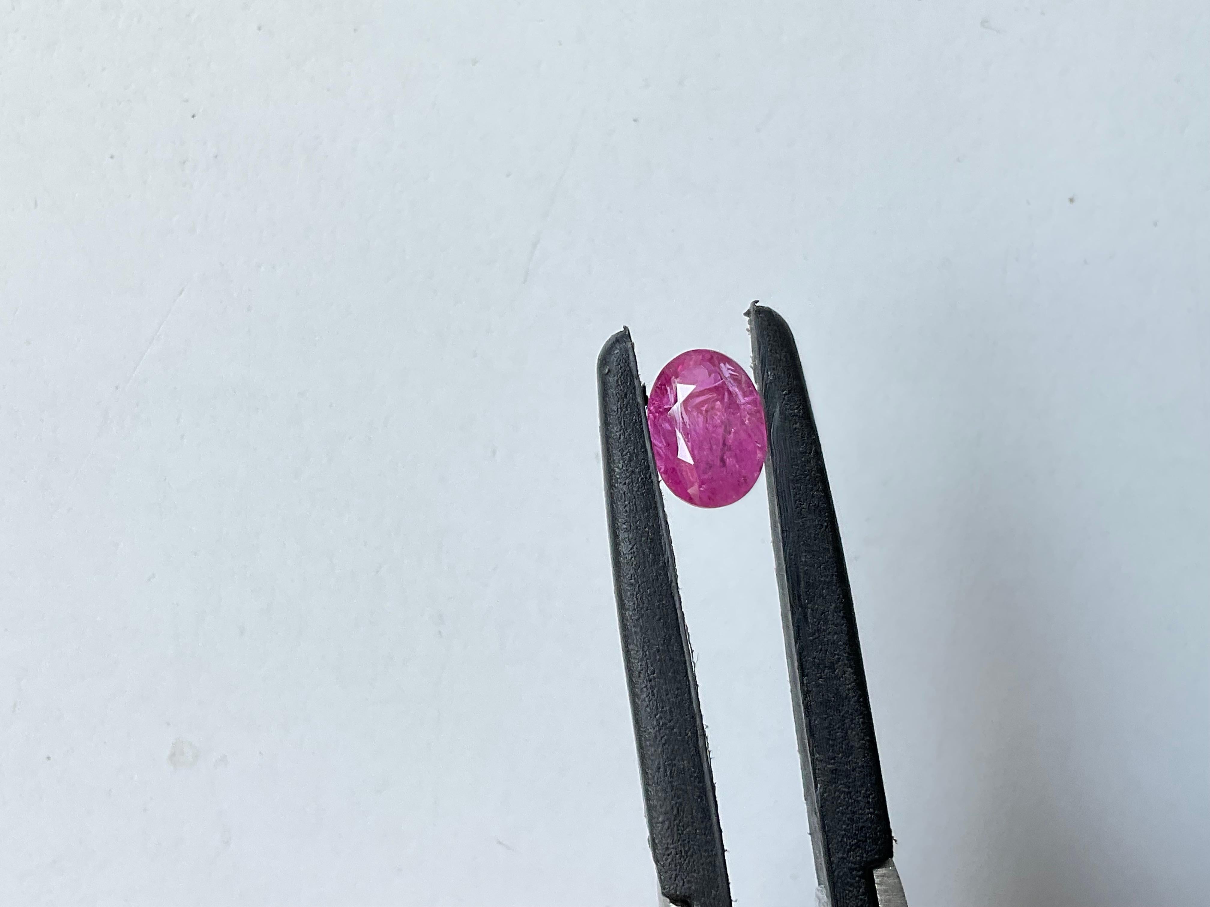 Certified 1.61 Carats Mozambique Ruby Oval Faceted Cut stone No Heat Natural Gem For Sale 2