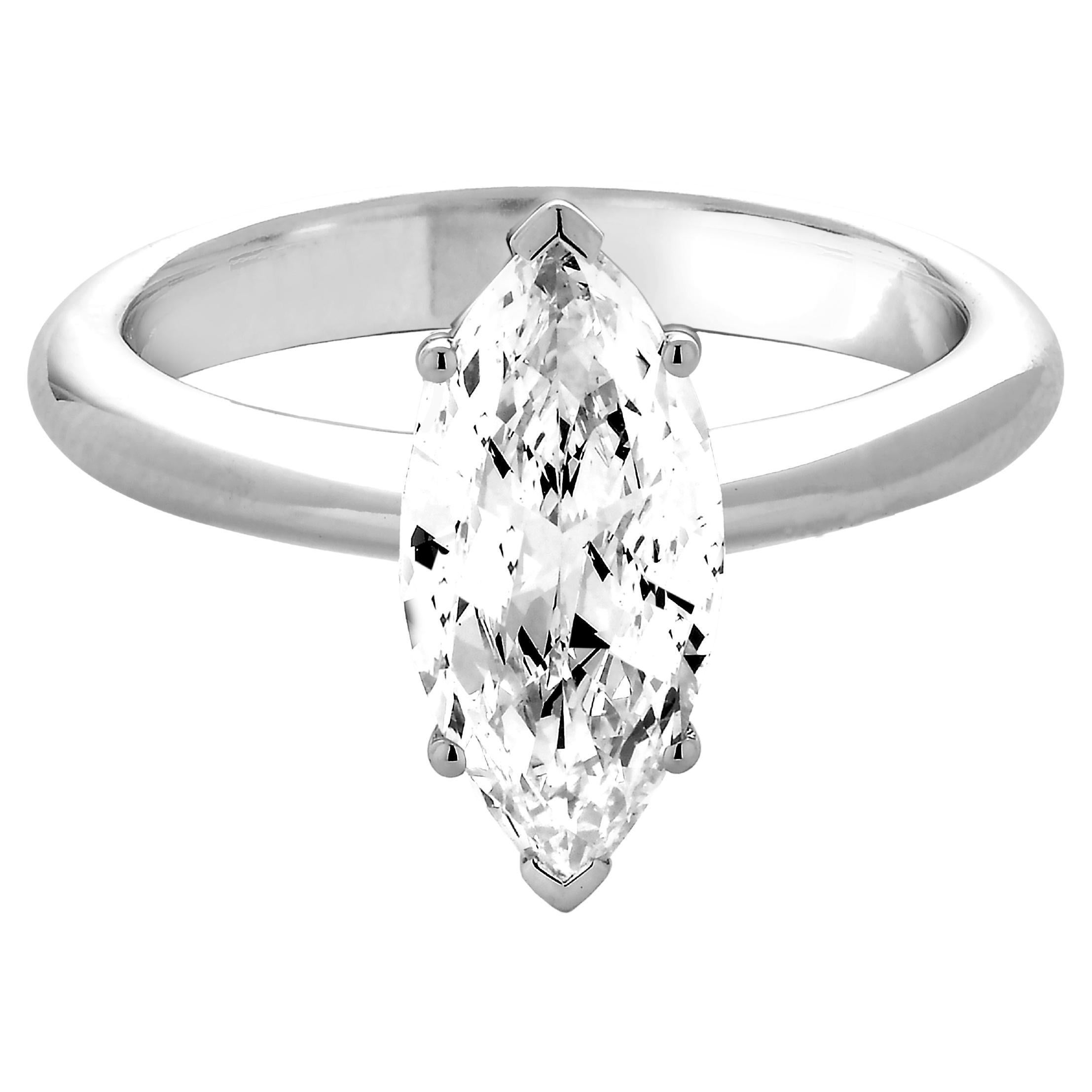 Bague de fiançailles avec diamant marquise certifié 1,62 carat  en vente