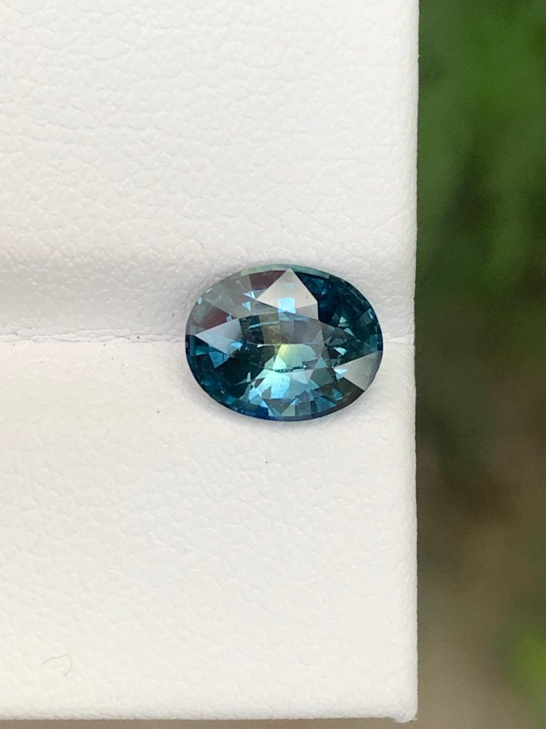 Arts and Crafts Certified 1.63 Carat Natural Loose Bi Colour Sapphire From Madagascar, Africa en vente