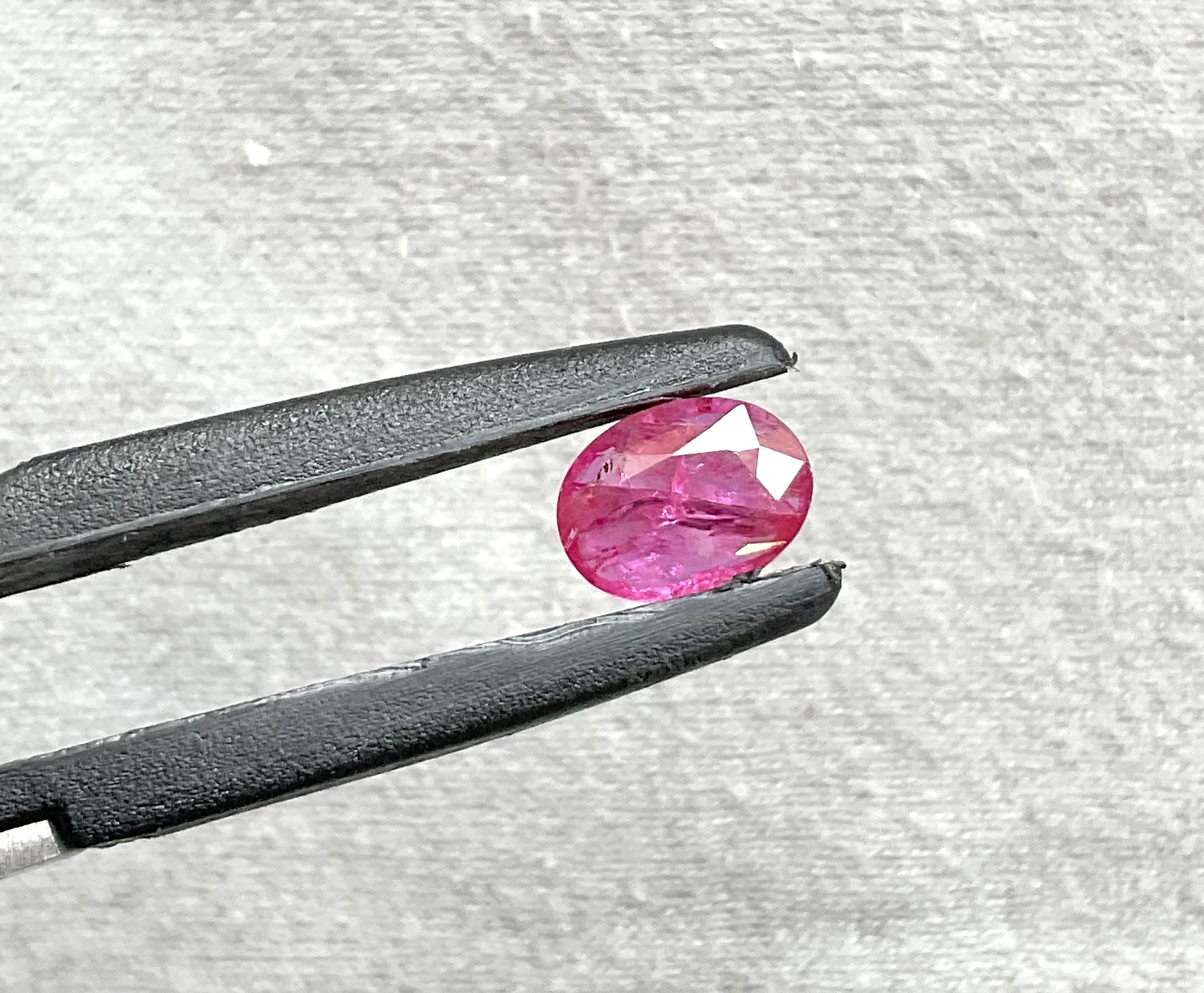 Certified 1.63 Carats Mozambique Ruby Oval Faceted Cut stone No Heat Natural Gem In New Condition For Sale In Jaipur, RJ