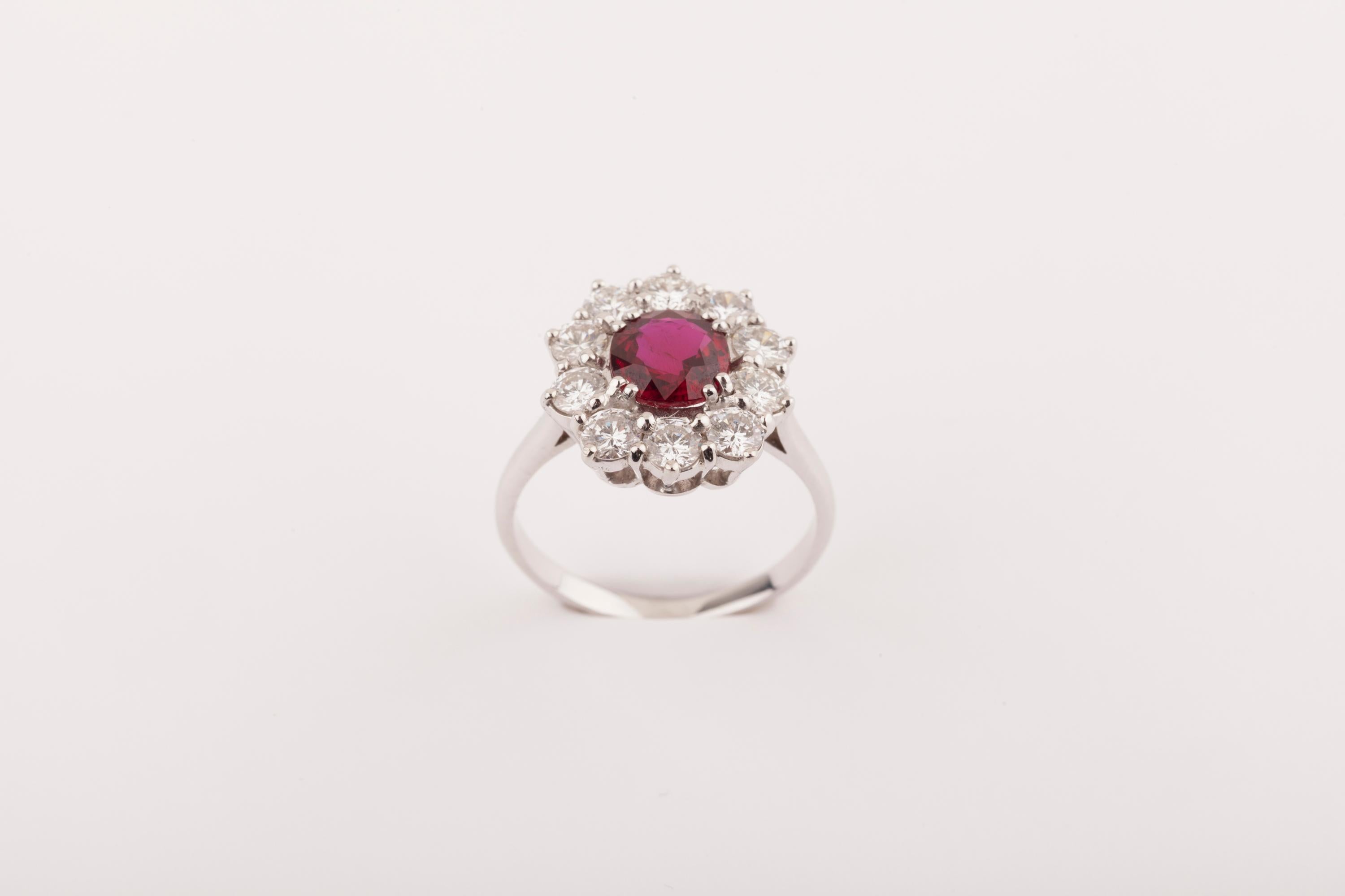 Certified 1.64 Carat Ruby and 1.50 Carat Diamonds French Ring For Sale 2