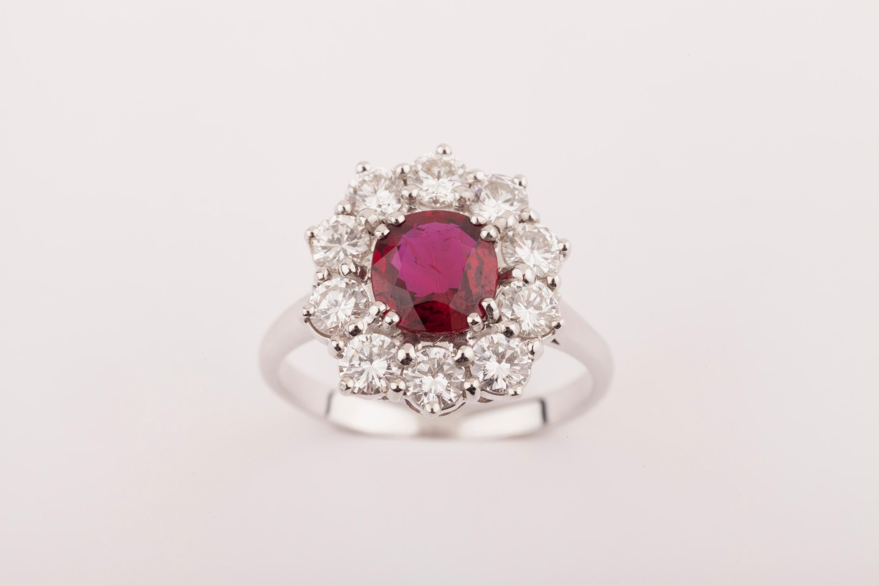 Certified 1.64 Carat Ruby and 1.50 Carat Diamonds French Ring For Sale 3
