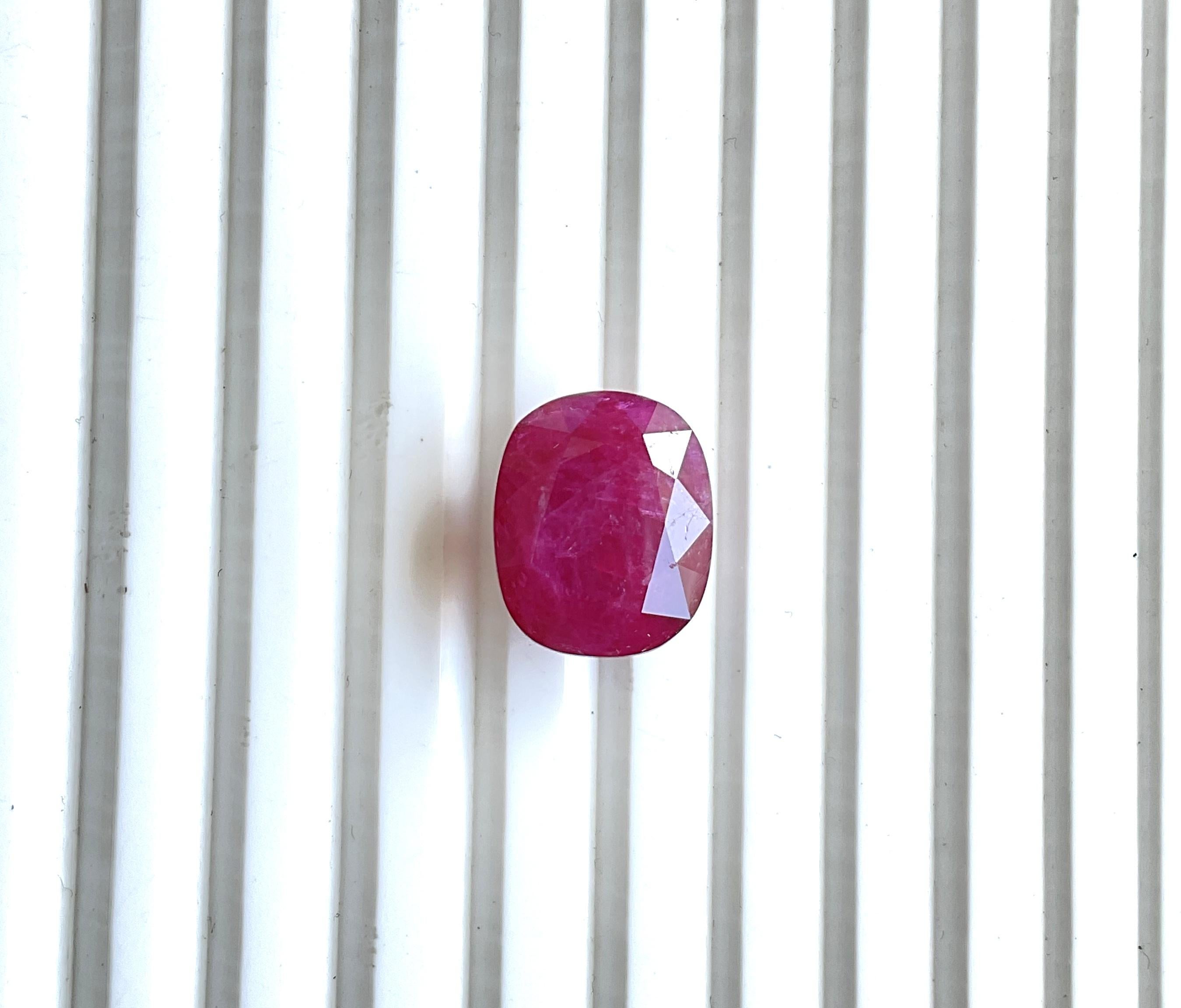 Certified 16.44 Carats Mozambique Ruby Cushion Faceted Cut stone No Heat Natural In New Condition For Sale In Jaipur, RJ