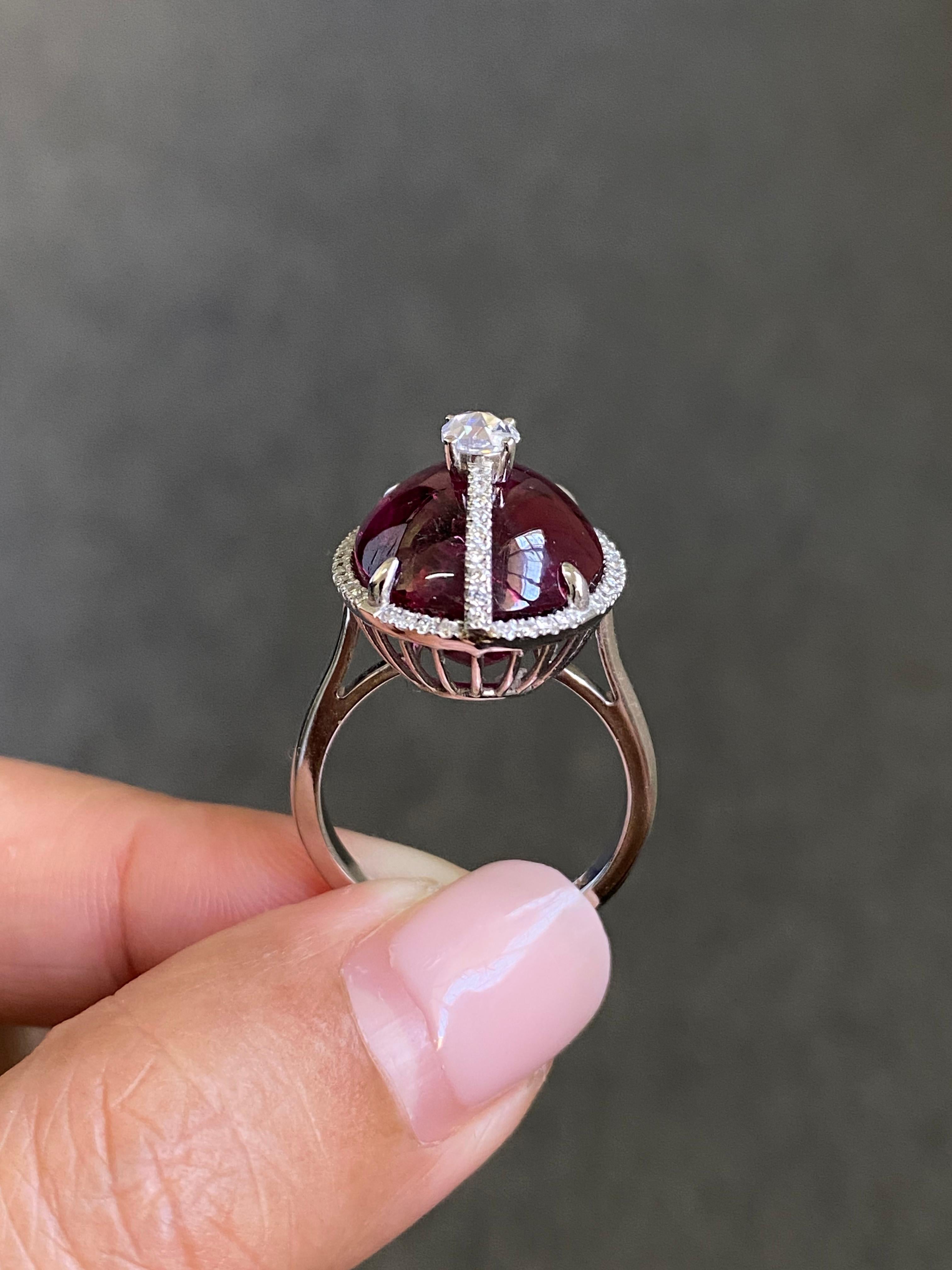 Certified 16.47 Carat Rubelite Tourmaline Cabochon and Diamond Cocktail Ring In New Condition For Sale In Bangkok, Thailand
