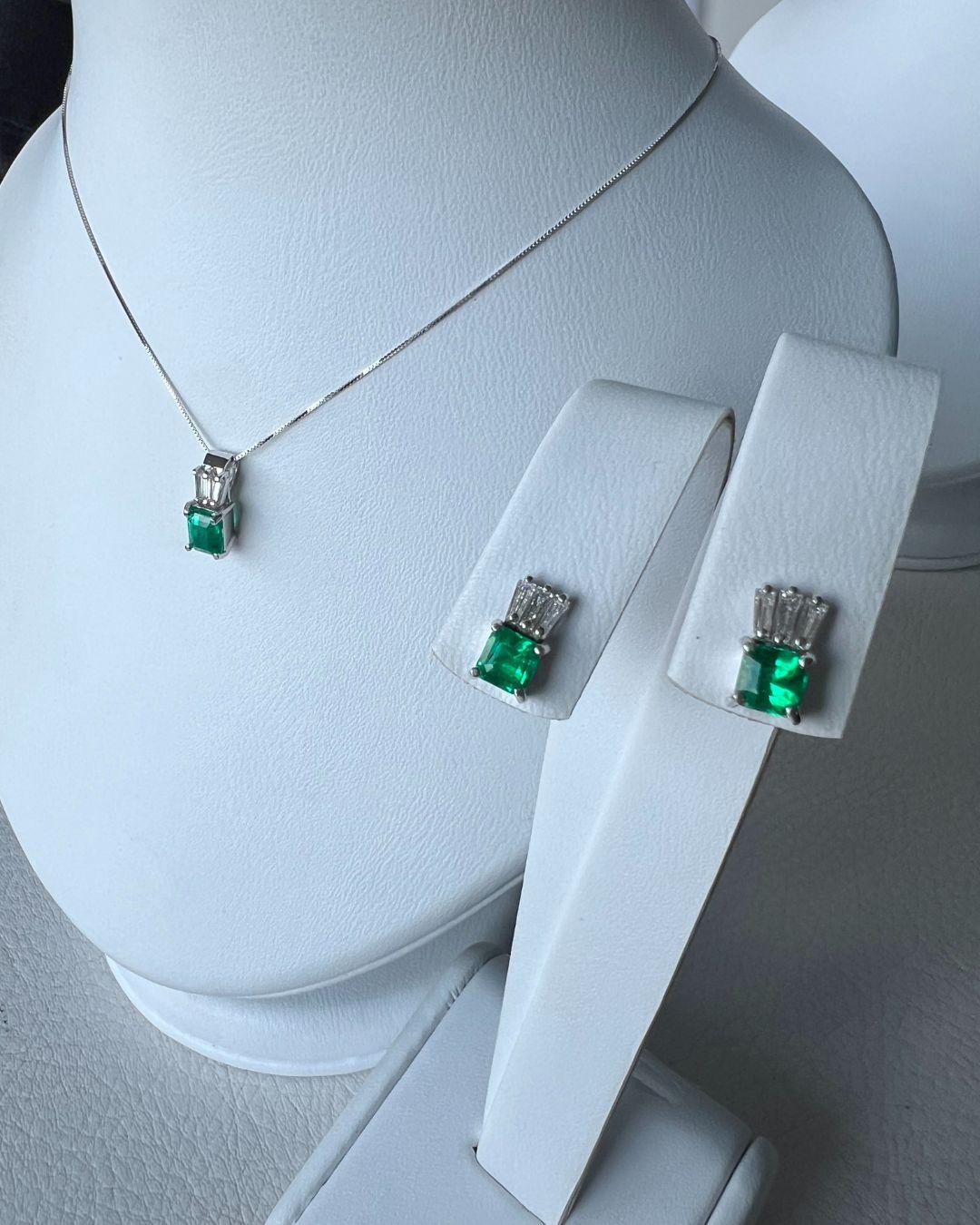A Spectacular Pair of Earrings
Featuring emerald cut Colombian emeralds (1.65 cts) and coffin-cut diamonds (0.40 cts), set in 18k white gold.
Handcrafted in Colombia with exceptional artistry and attention to detail.
A timeless expression of