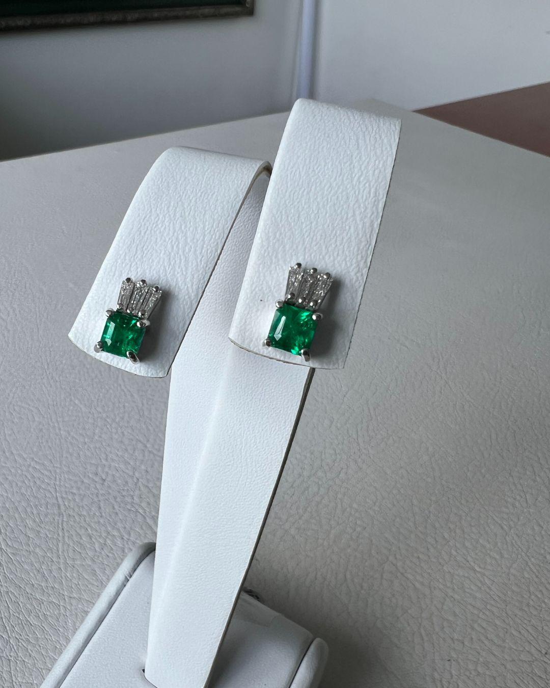Emerald Cut Certified 1.65 ct Square-cut Emerald Stud Earrings For Sale