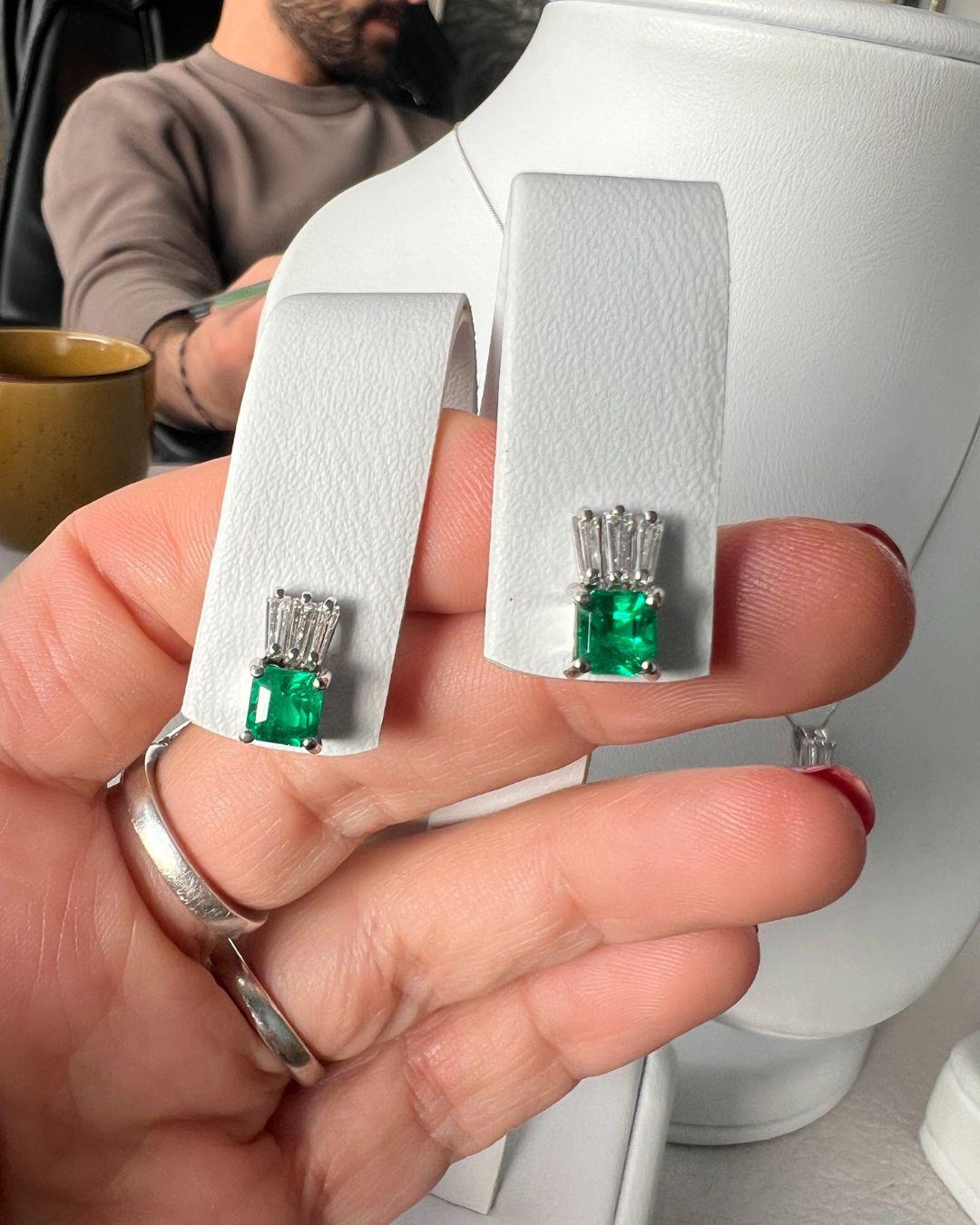 Certified 1.65 ct Square-cut Emerald Stud Earrings In New Condition For Sale In Bogotá, Bogotá