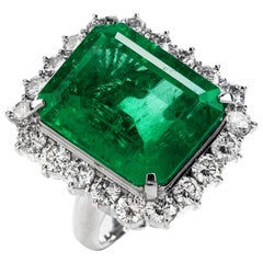Certified 16.50 Carat Colombian Emerald Diamond Platinum Large Cocktail Ring