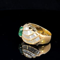 1,68 Karat Smaragd und Baguette Diamant 18 Karat Gold Ring von Meghna Jewels