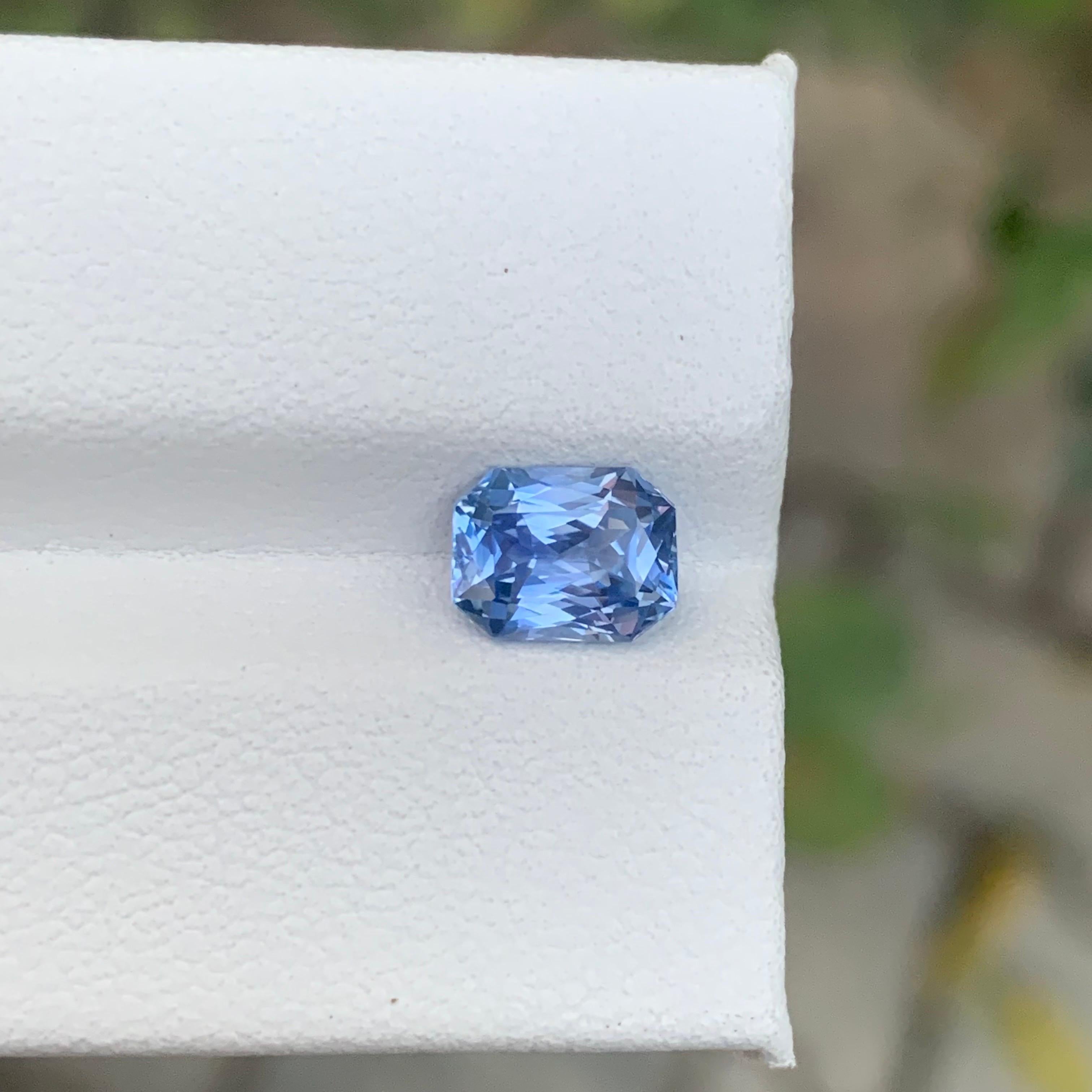 Zertifizierter 1,70 Karat natürlicher loser blauer violetter Saphir in Achteckform Edelstein (Arts and Crafts) im Angebot