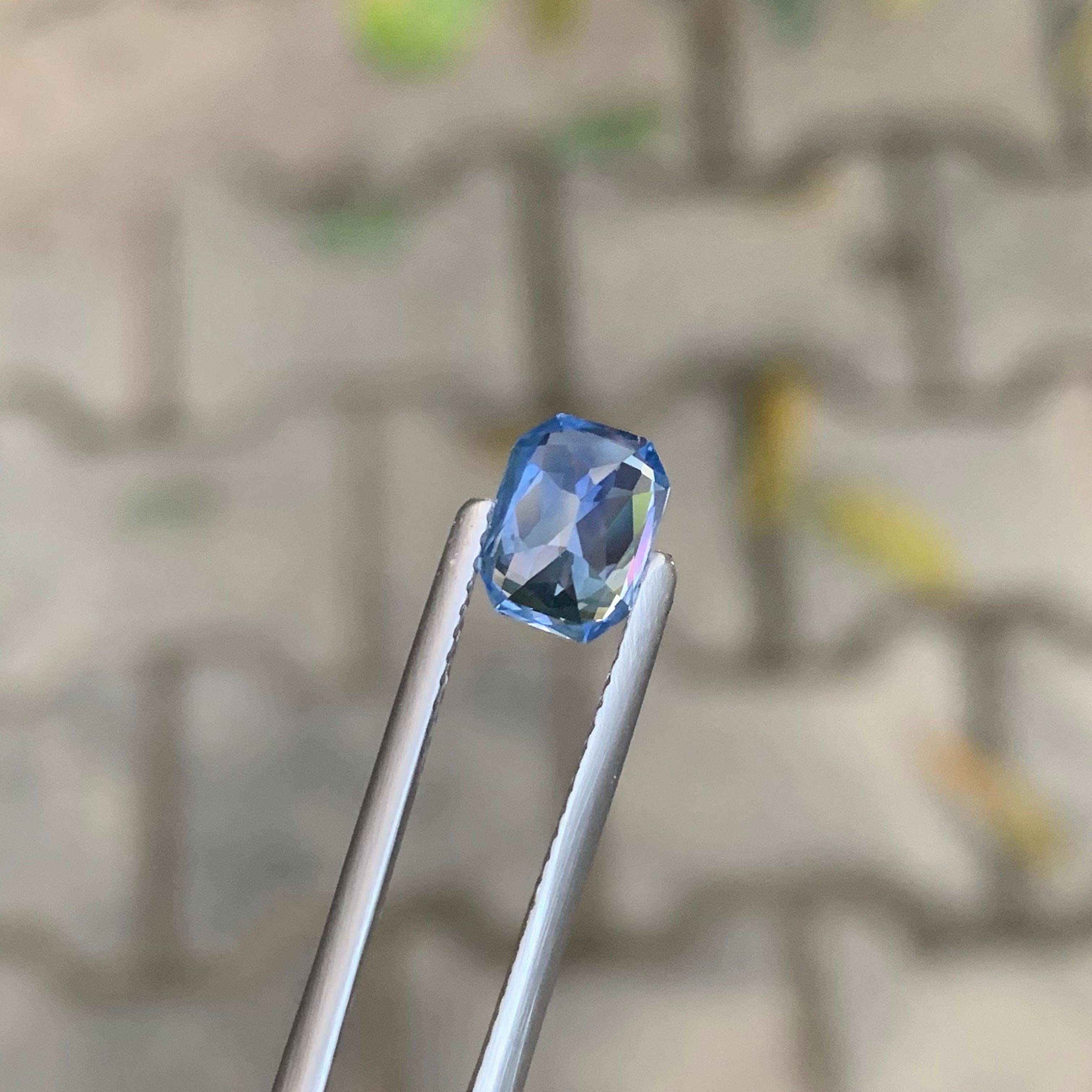 Zertifizierter 1,70 Karat natürlicher loser blauer violetter Saphir in Achteckform Edelstein für Damen oder Herren im Angebot