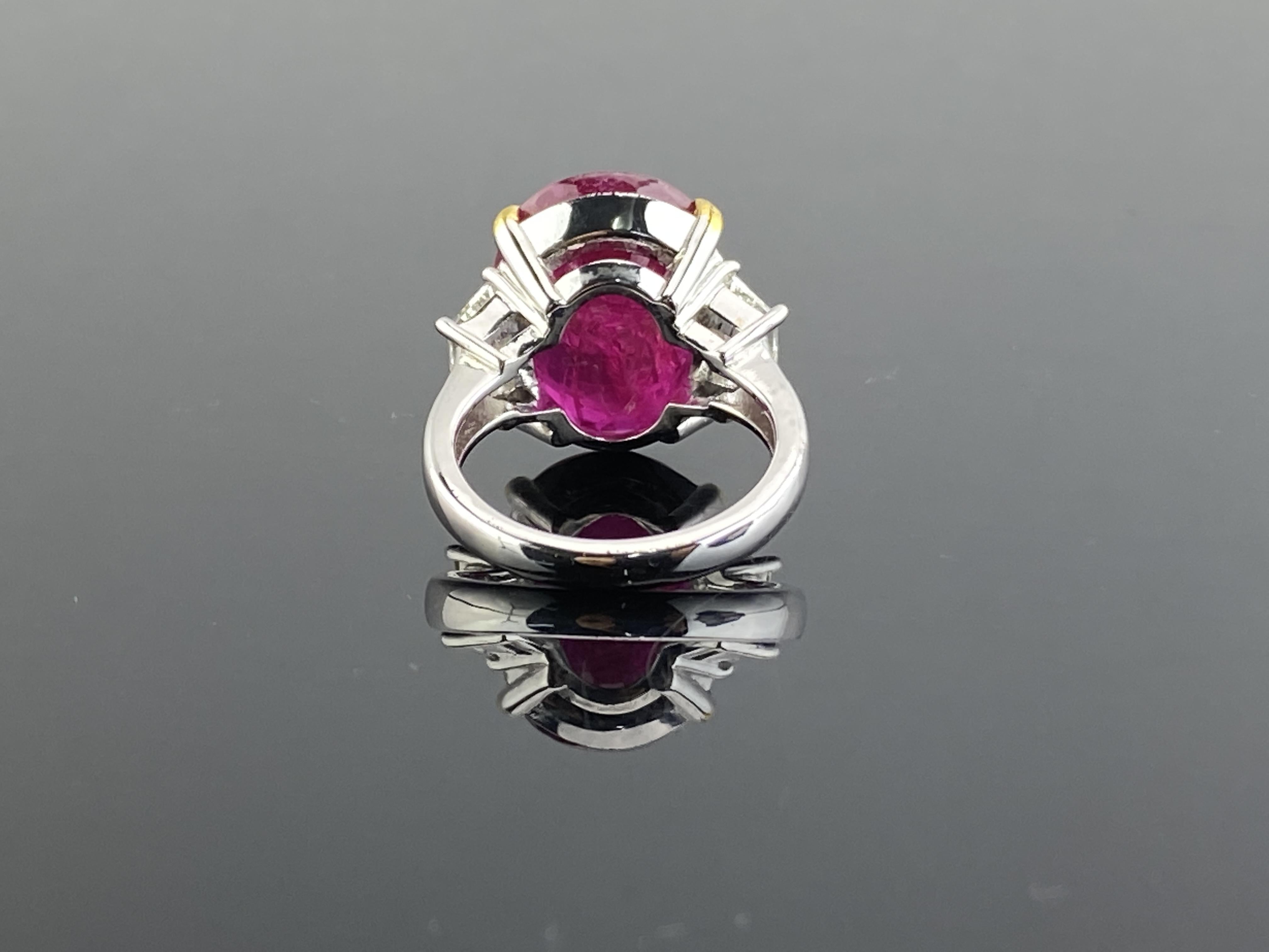 Certified 17.04 Carat Burmese Ruby and Diamond Three Stone Engagement Ring In New Condition In Bangkok, Thailand