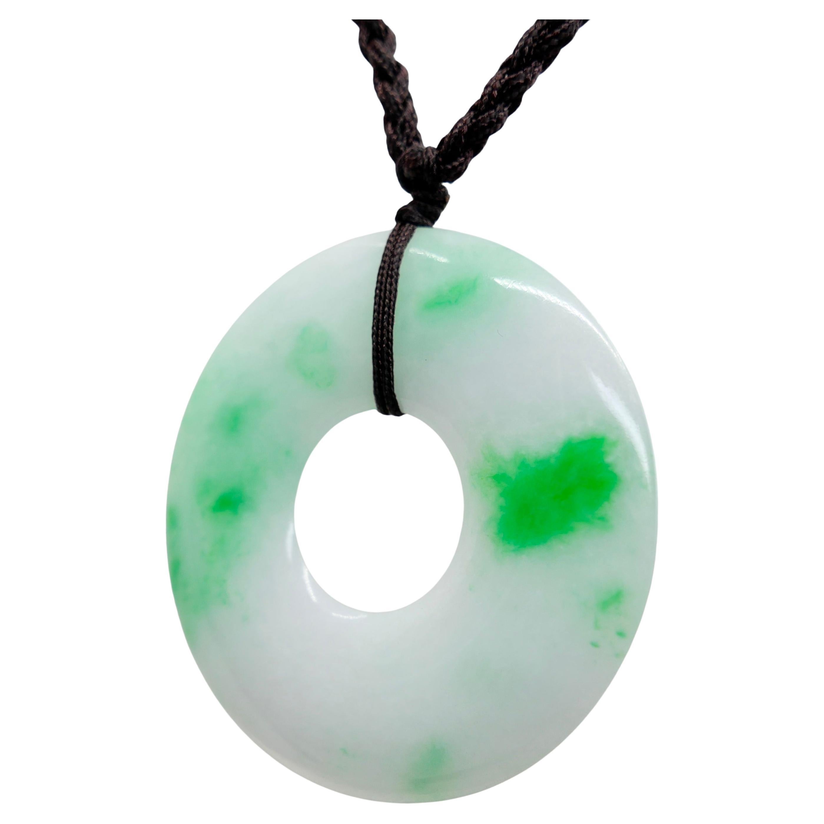 Zertifizierte 172 Karat 58mm Jadeit Jade Donut / Frieden Schnalle Anhänger. Erheblich.