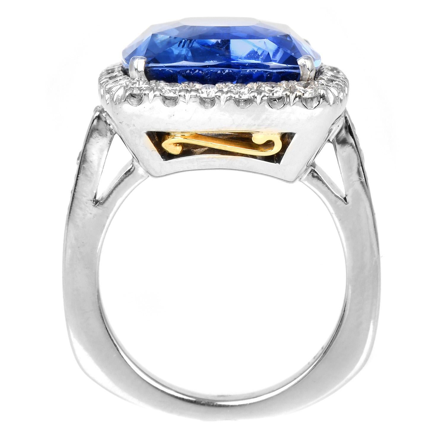 Women's or Men's  Certified 17.26ct Ceylon Blue Cushion Sapphire Diamond 18K Cocktail Ring For Sale