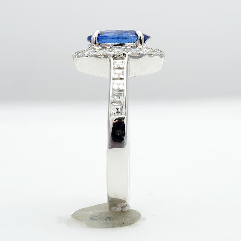 Mixed Cut Certified 1.73 Carat Blue Sapphire Diamond set in White Gold Ring  For Sale