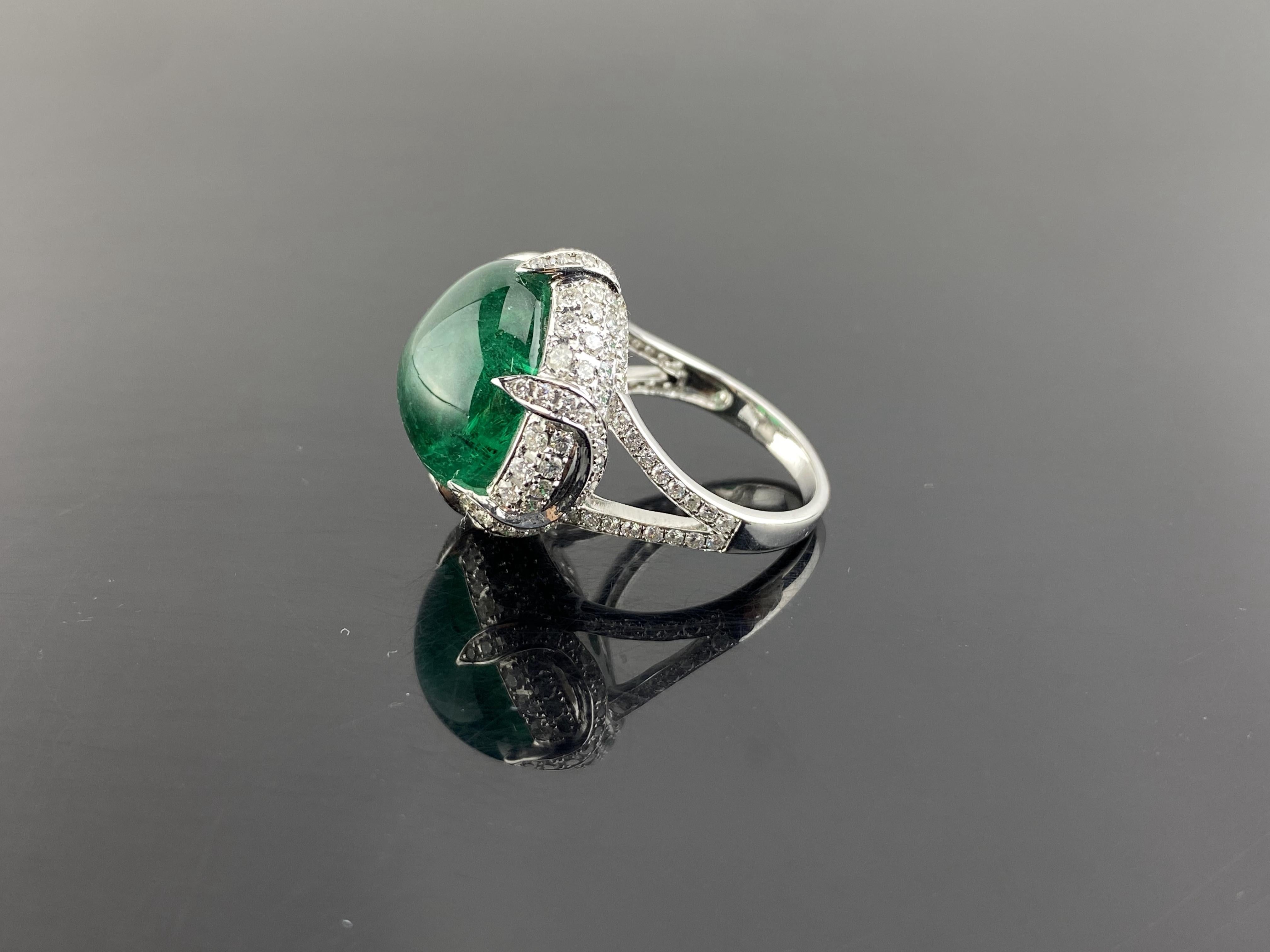 Certified 17.30 Carat Cabochon Emerald and Diamond Cocktail Engagement Ring In New Condition For Sale In Bangkok, Thailand